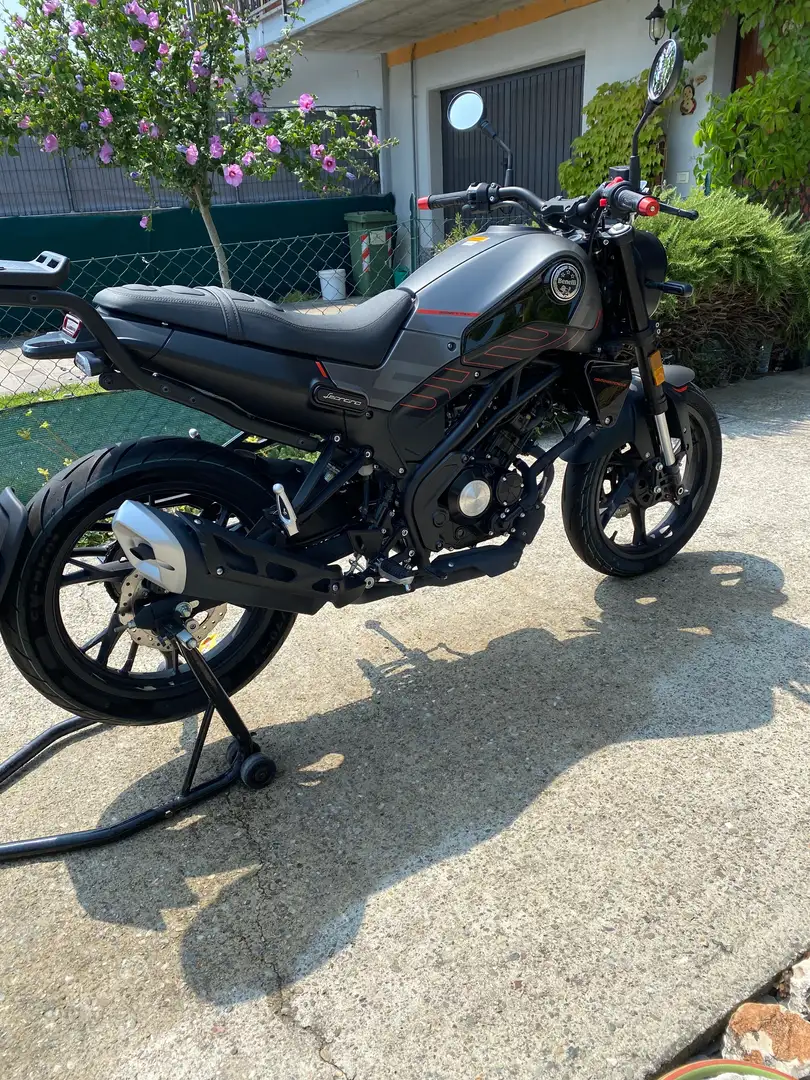 Benelli Leoncino 125 Gri - 2