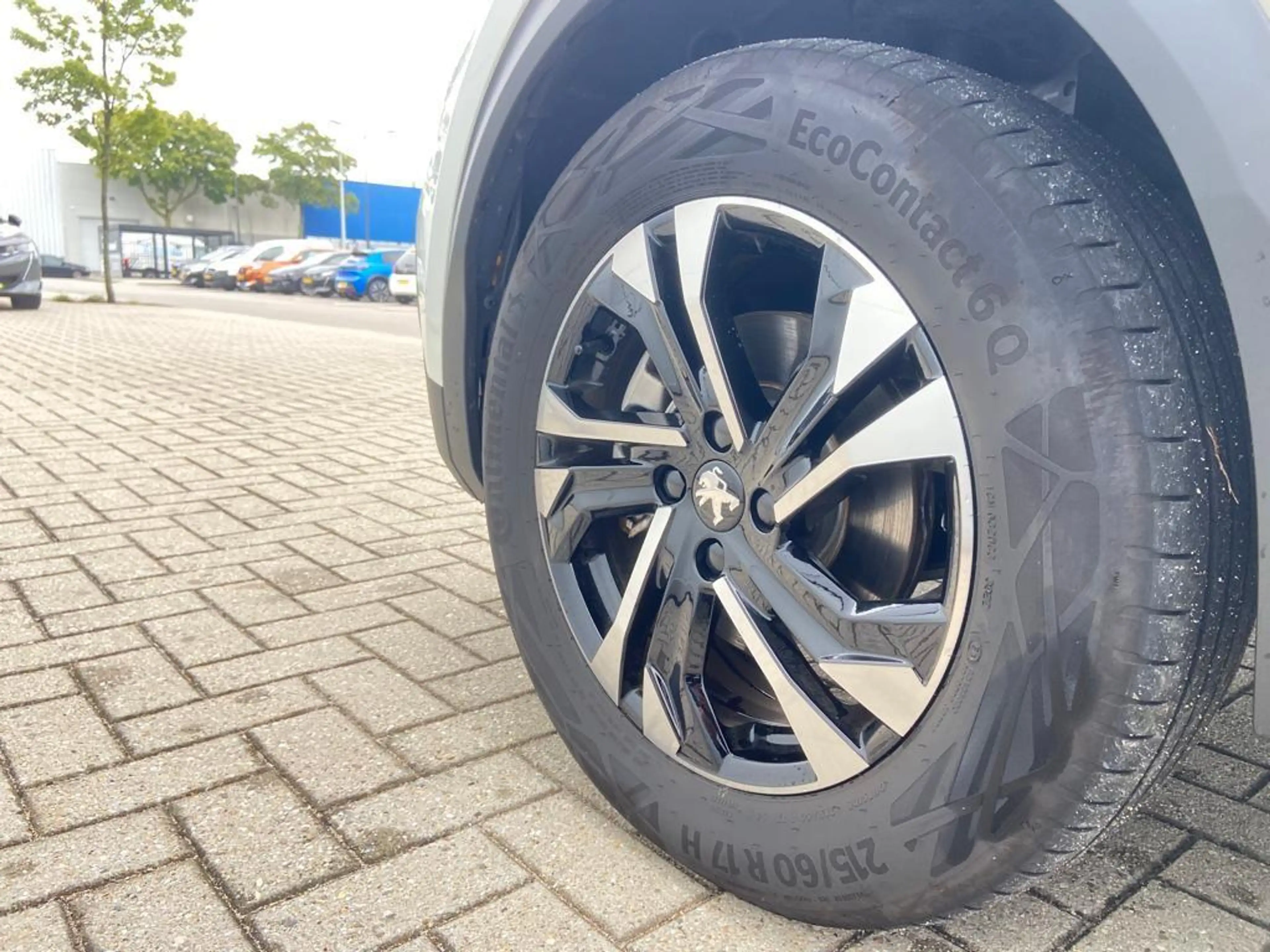 Peugeot e-2008 EV Allure 50 kWh | Keyless Start | Parkeerhulp | C — photo 11