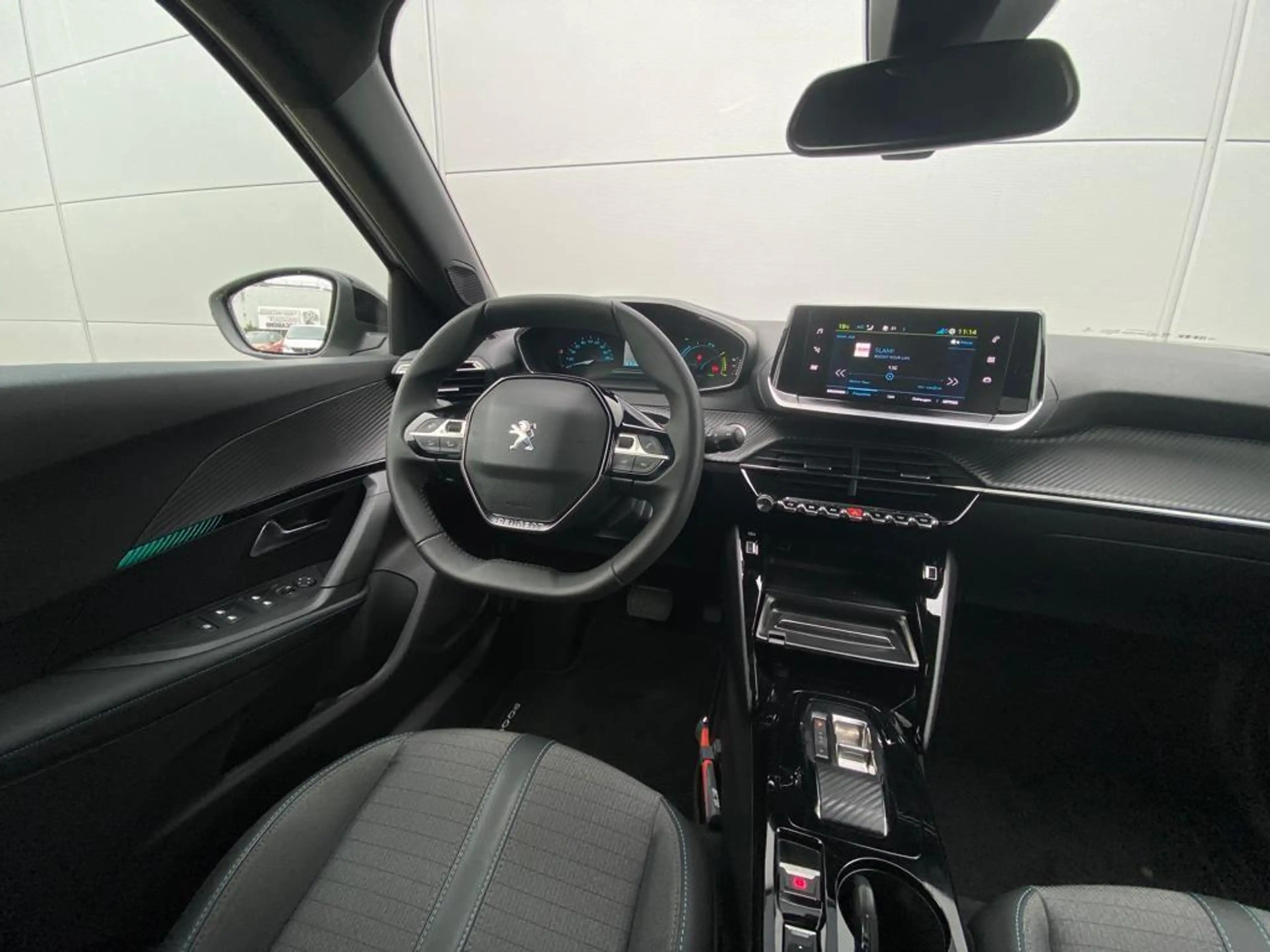 Peugeot e-2008 EV Allure 50 kWh | Keyless Start | Parkeerhulp | C — photo 13