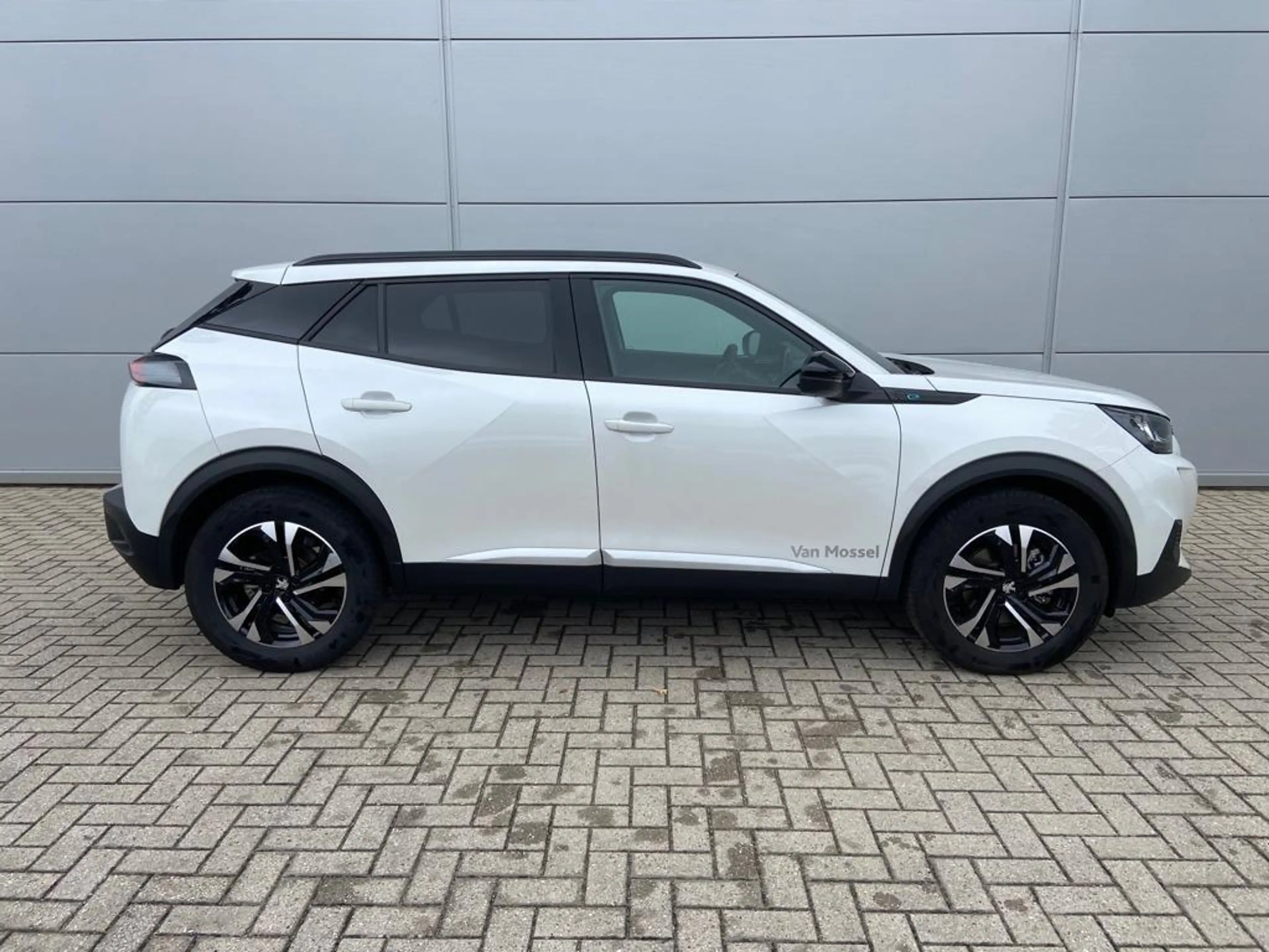 Peugeot e-2008 EV Allure 50 kWh | Keyless Start | Parkeerhulp | C — photo 6