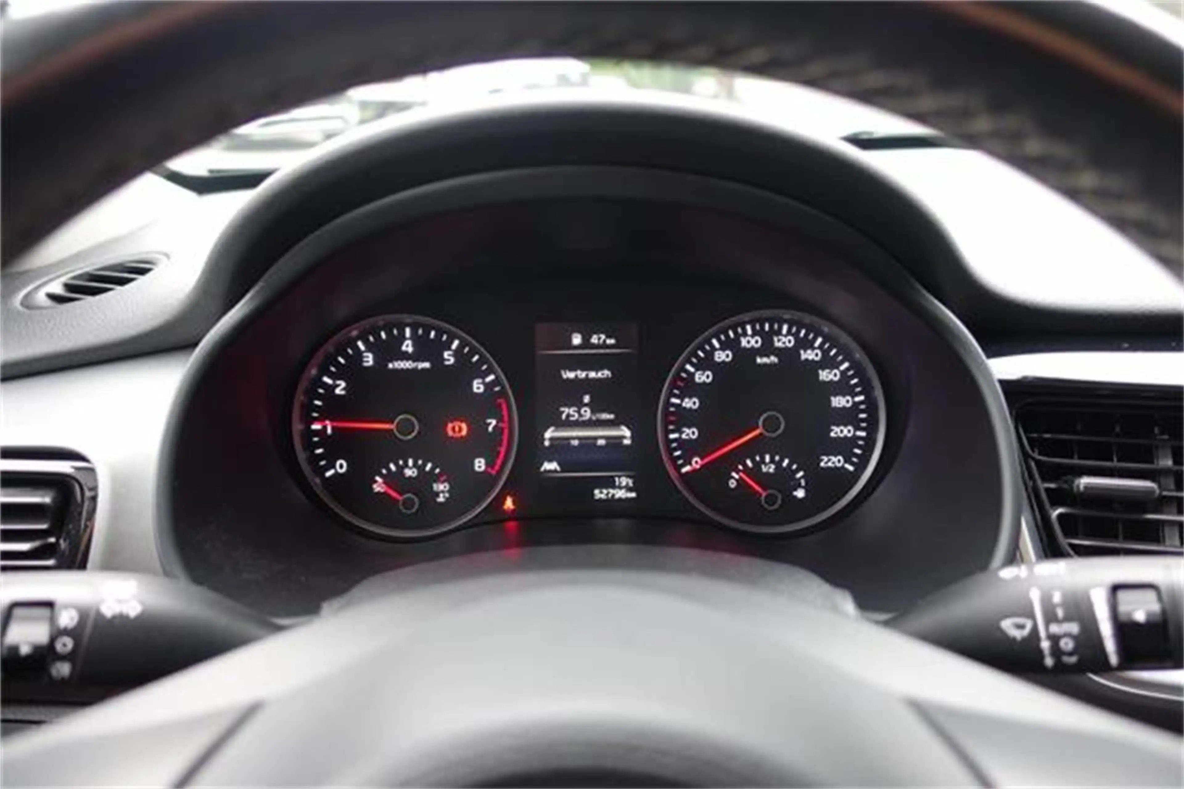 Kia Stonic 1,0 TGDI GPF ISG Silber — photo 5