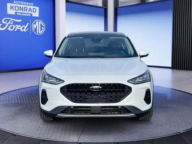 Ford Focus view 2