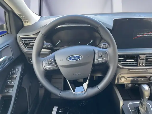 Ford Focus view 11