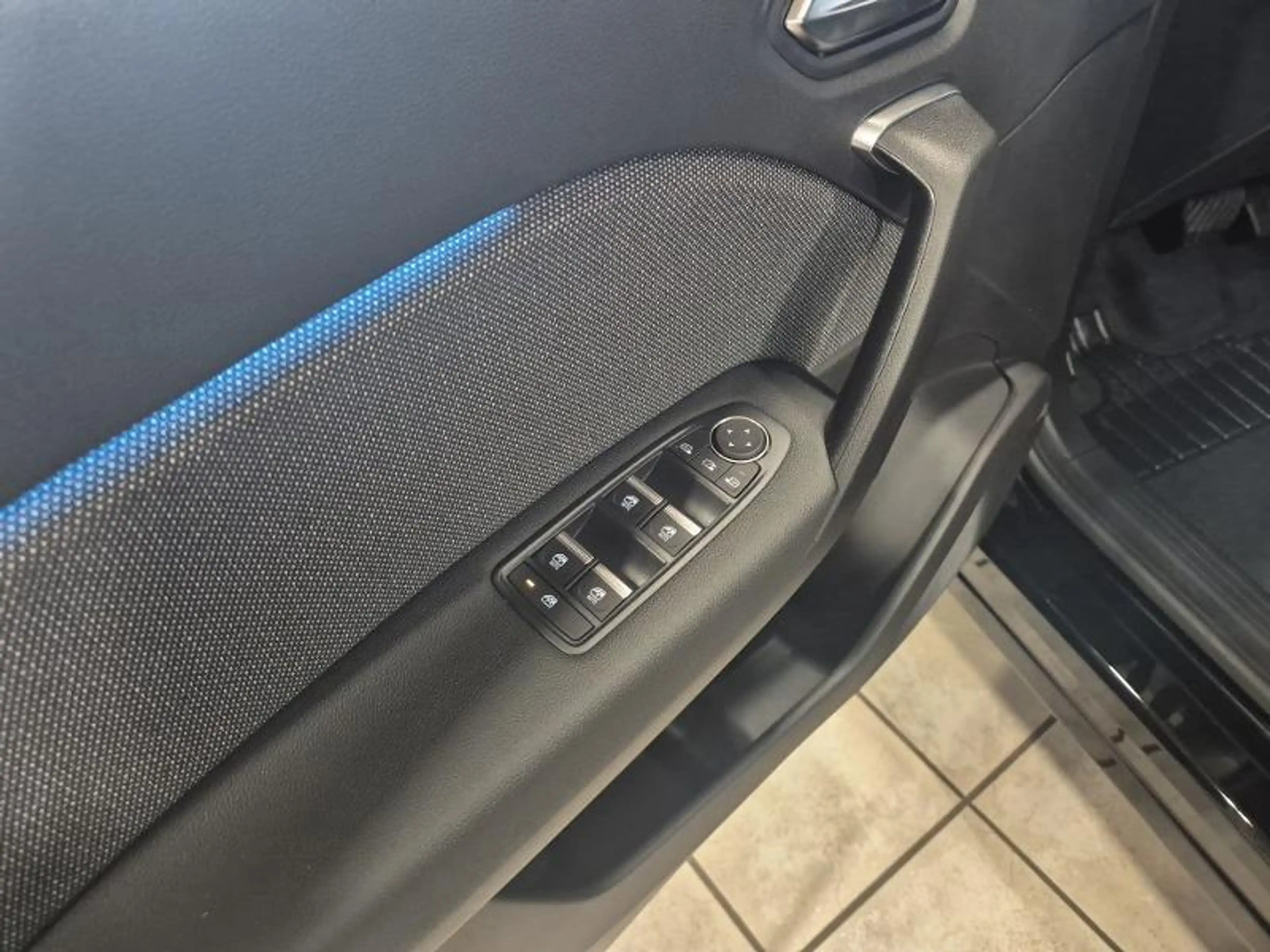 Mitsubishi Grandis Intro Ed. 1.8 Hybrid LED 360° Kam Shzg — photo 13