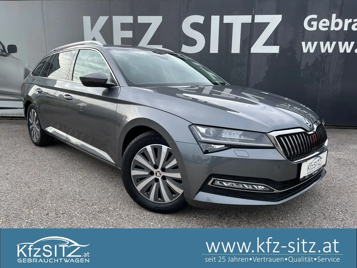 Skoda Superb Kombi 2,0 TDI Style DSG| NP €54.000 Grau - 1