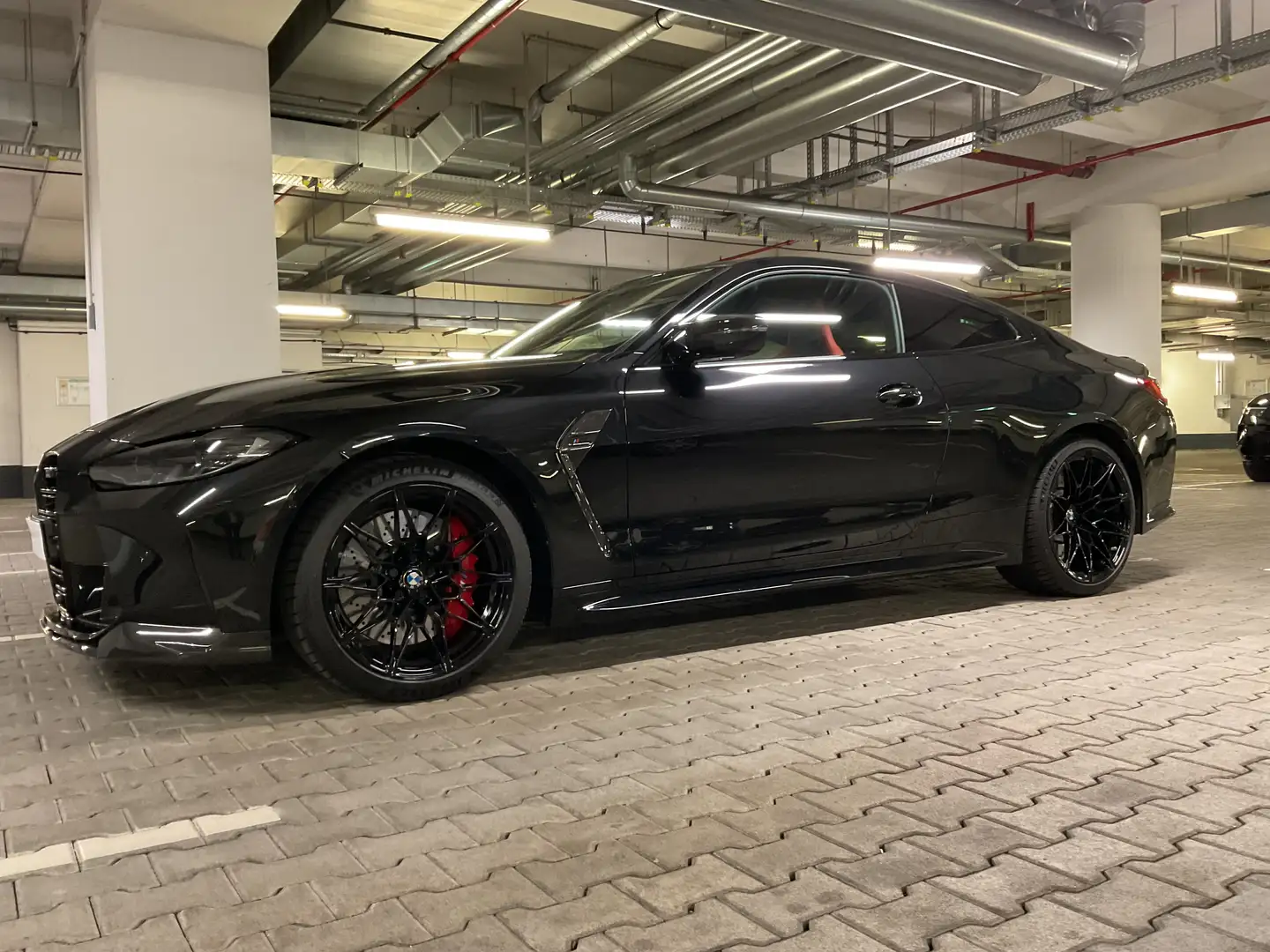 BMW M4 4er Coupe Competition M xDrive Schwarz - 1