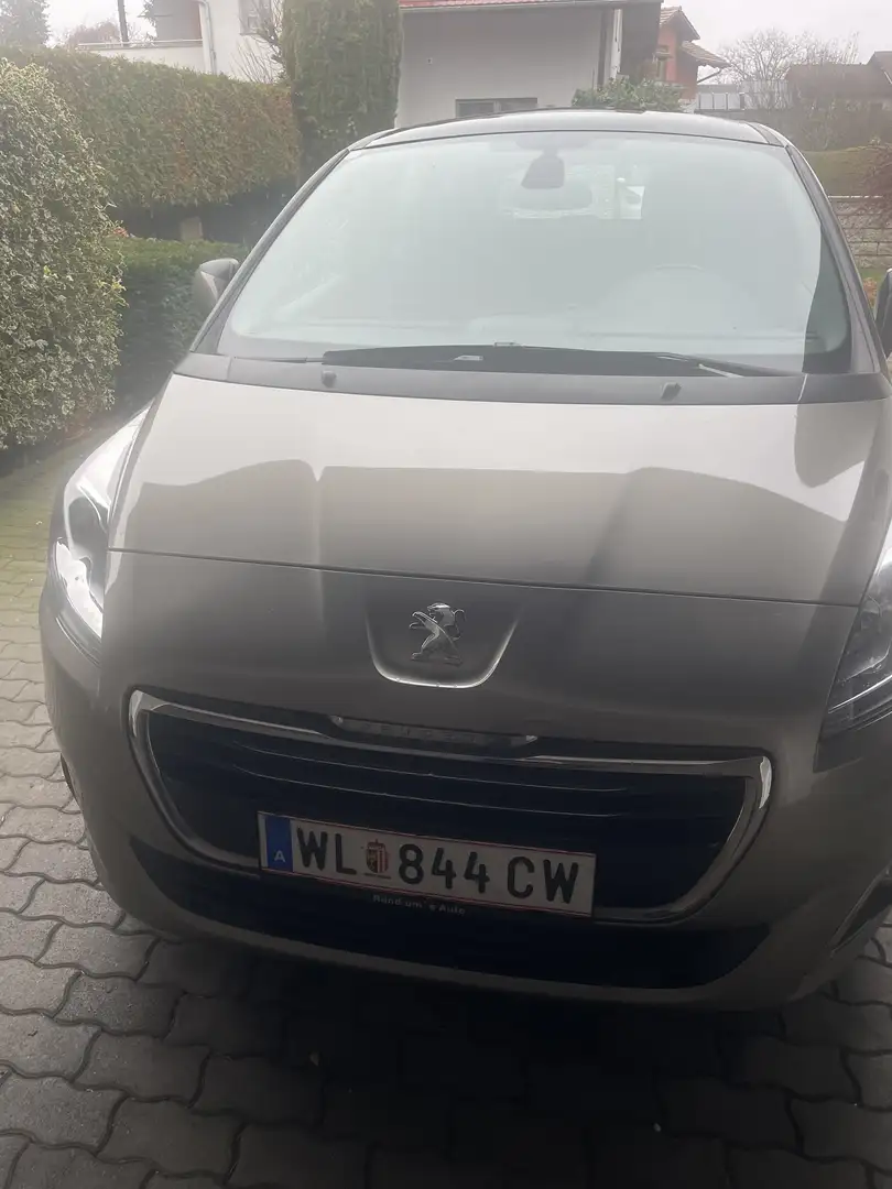 Peugeot 5008 5008 1,6 BlueHDi 120 EAT6 S Grau - 1