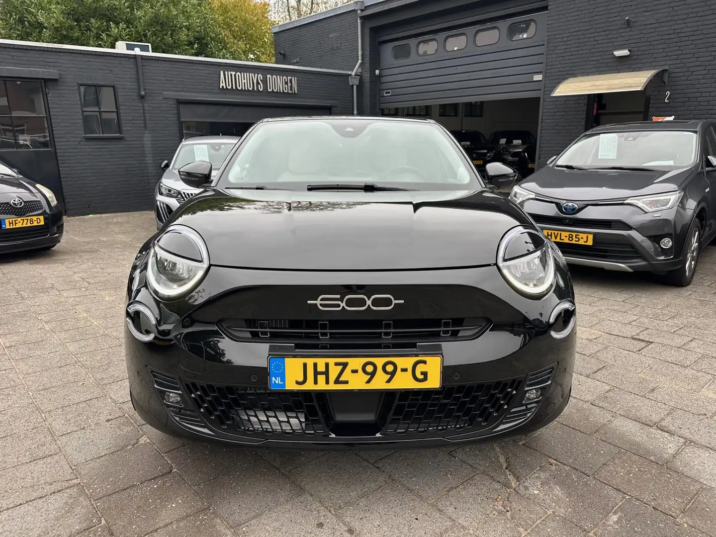 Fiat 600 1.2 Hybrid Aut La Prima! Navi! Leder! Massagestoel Zwart - 2