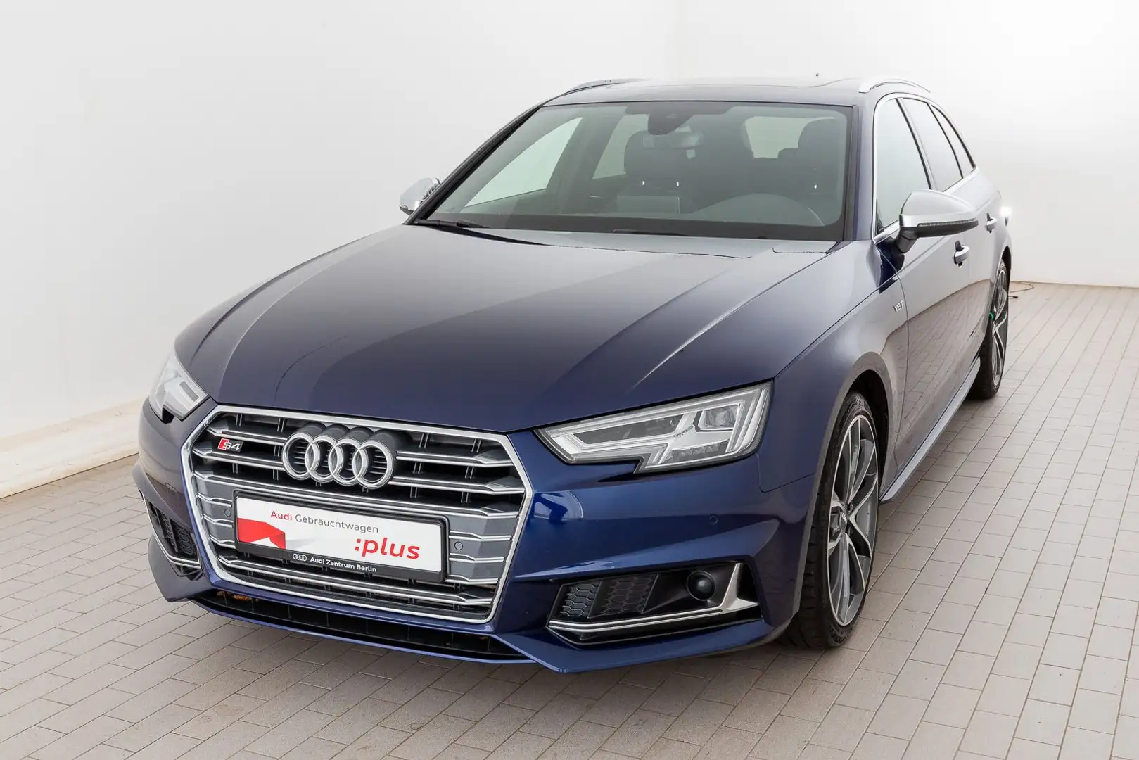 Audi S4 3.0 TFSI qu. tiptr. PDC AHK LED RFK B&O Blauw - 2