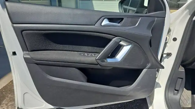 Peugeot 308 view 7