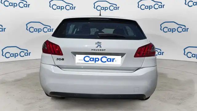 Peugeot 308 view 3