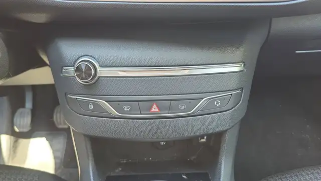 Peugeot 308 view 13