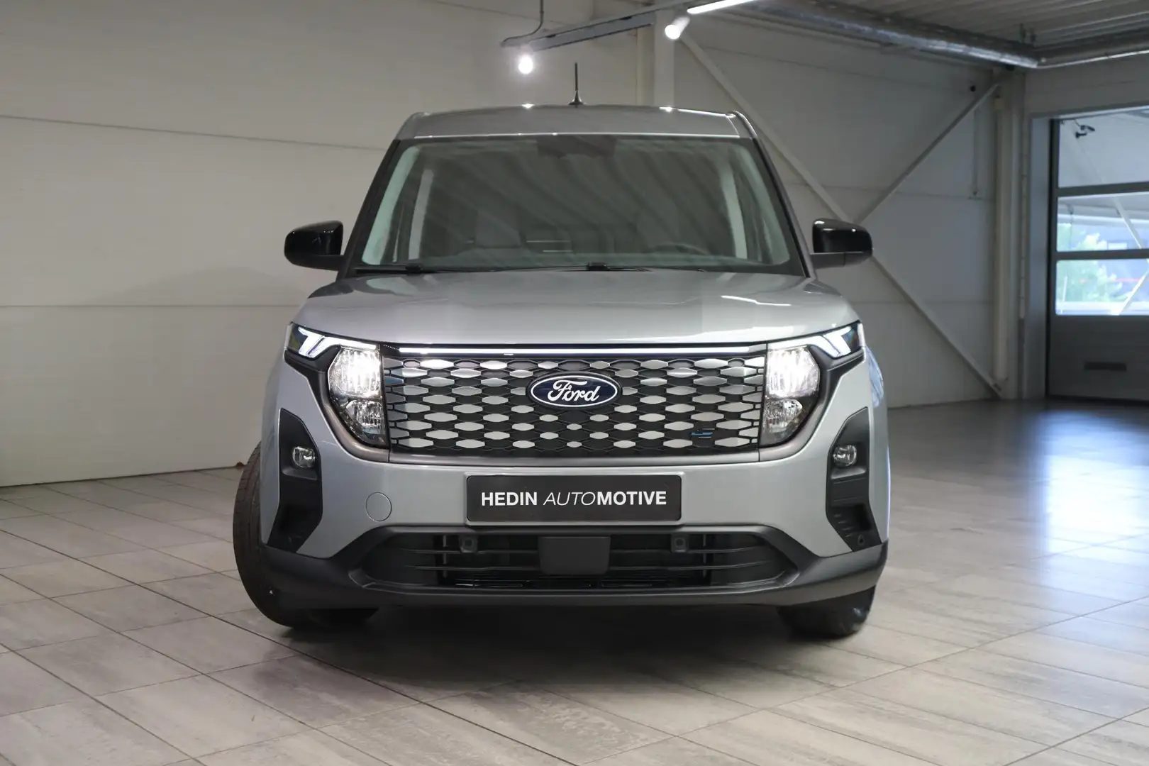 Ford Transit Courier E-Transit Limited 44kwh | UIT VOORRAAD LEVERBAAR! Zilver - 2