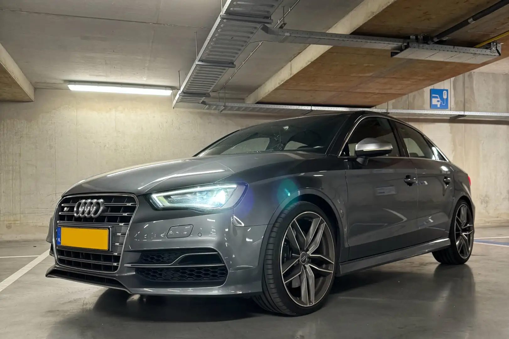 Audi S3 2.0 TFSi Quattro Grijs - 1