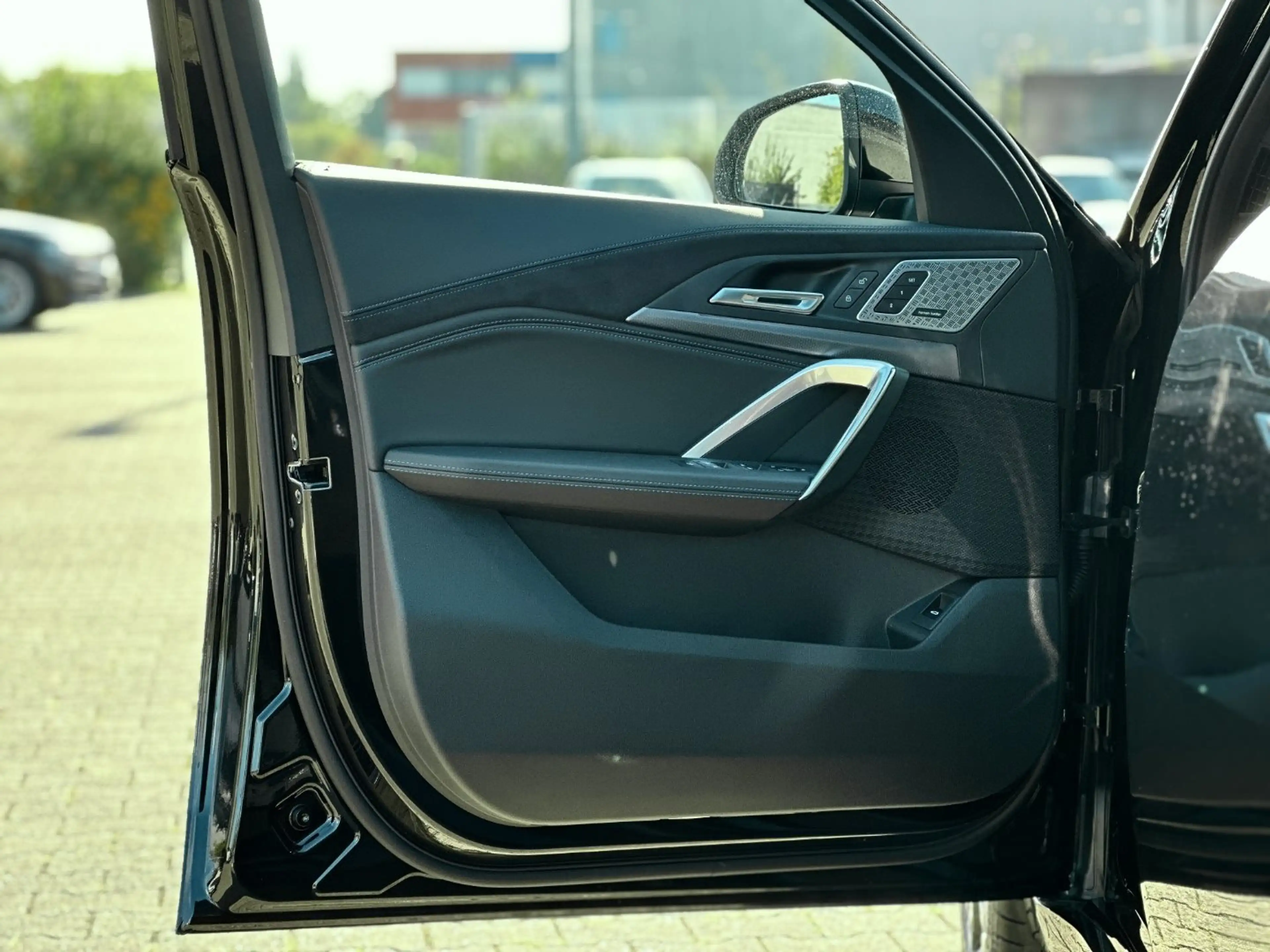 BMW iX2 eDrive20 M Sportpaket HK HiFi DAB LED RFK — photo 7