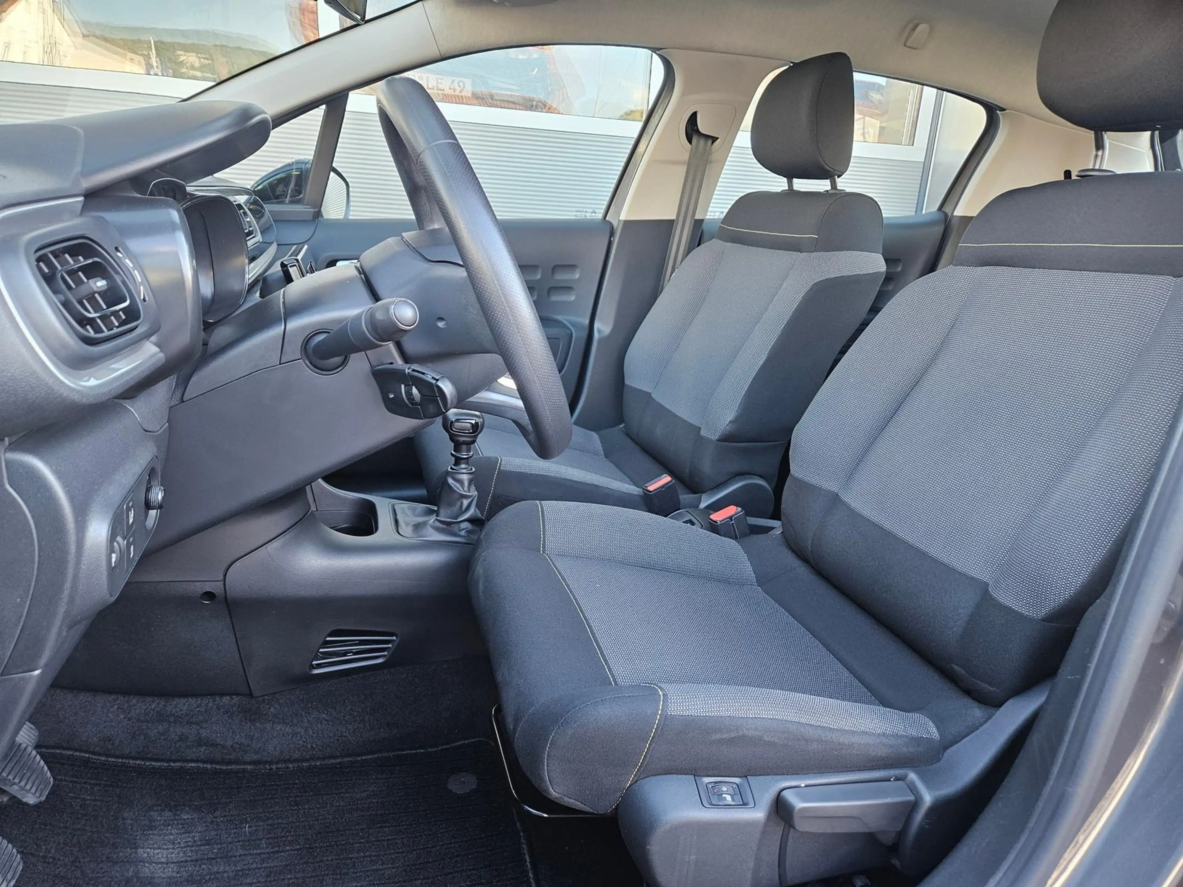Citroen C3 Feel PureTech 110 *SHZ*BT*Klima*PDC* — photo 9