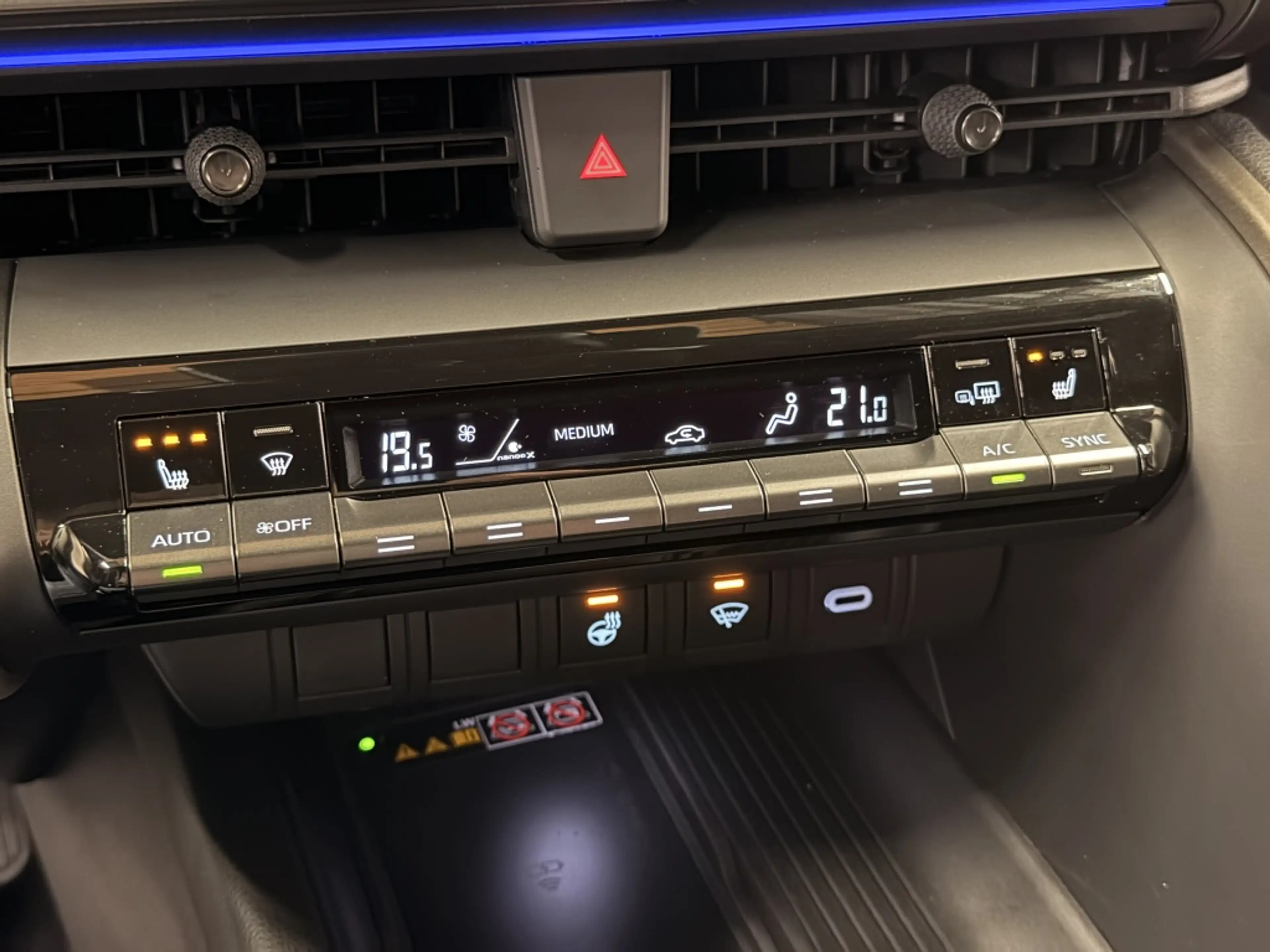 Toyota C-HR 2.0 Hybrid 200 Exec JBL audio - Panoramadak - Memo — photo 37