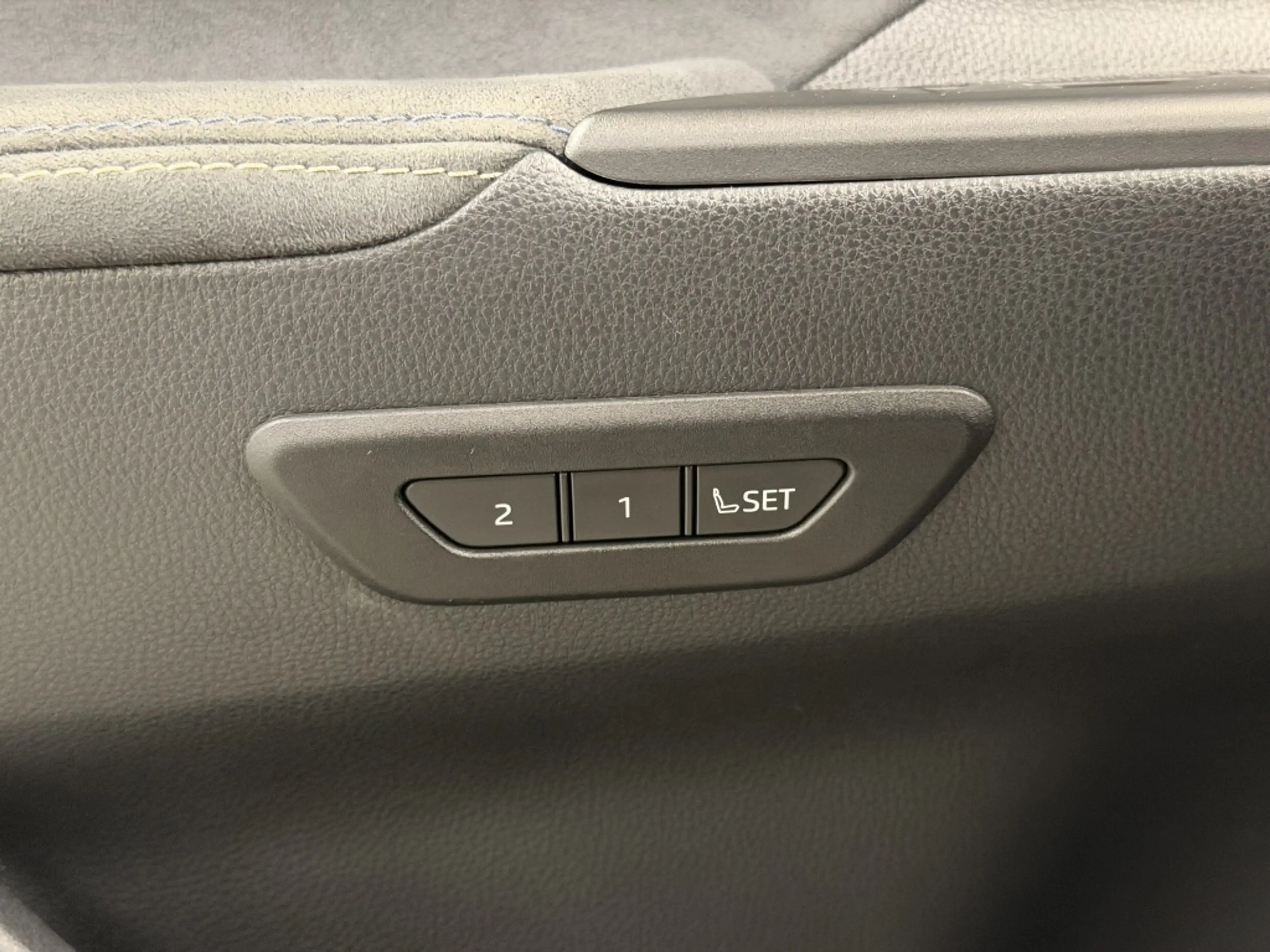 Toyota C-HR 2.0 Hybrid 200 Exec JBL audio - Panoramadak - Memo — photo 26