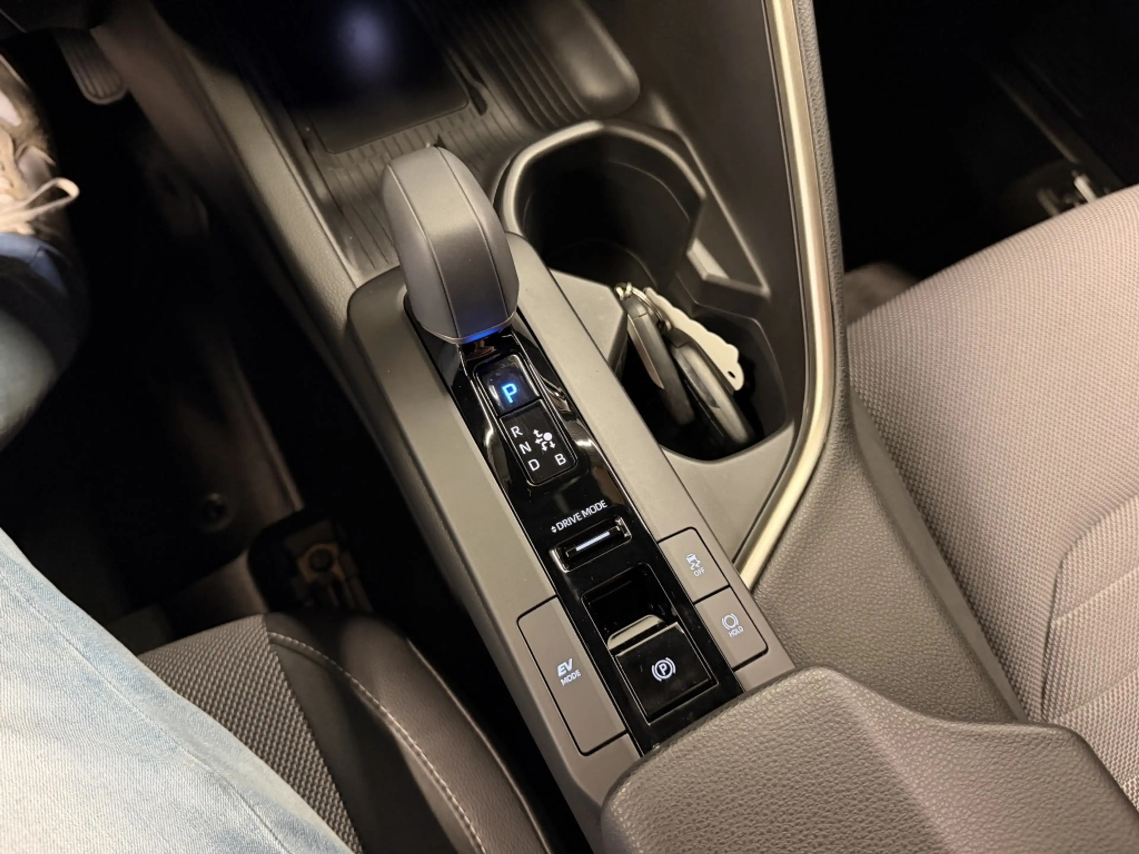 Toyota C-HR 2.0 Hybrid 200 Exec JBL audio - Panoramadak - Memo — photo 35