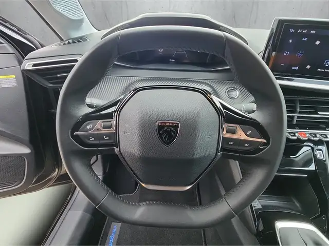Peugeot 208 view 10