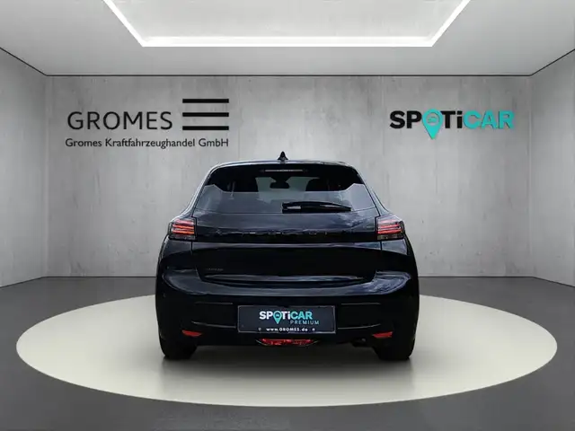 Peugeot 208 view 4