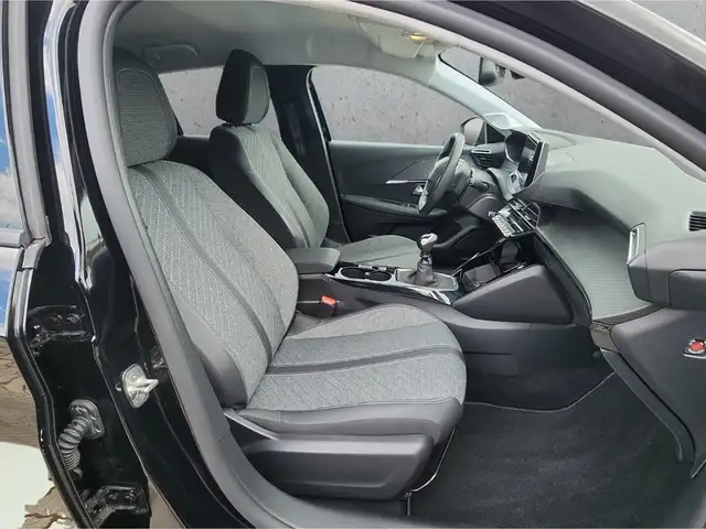 Peugeot 208 view 13