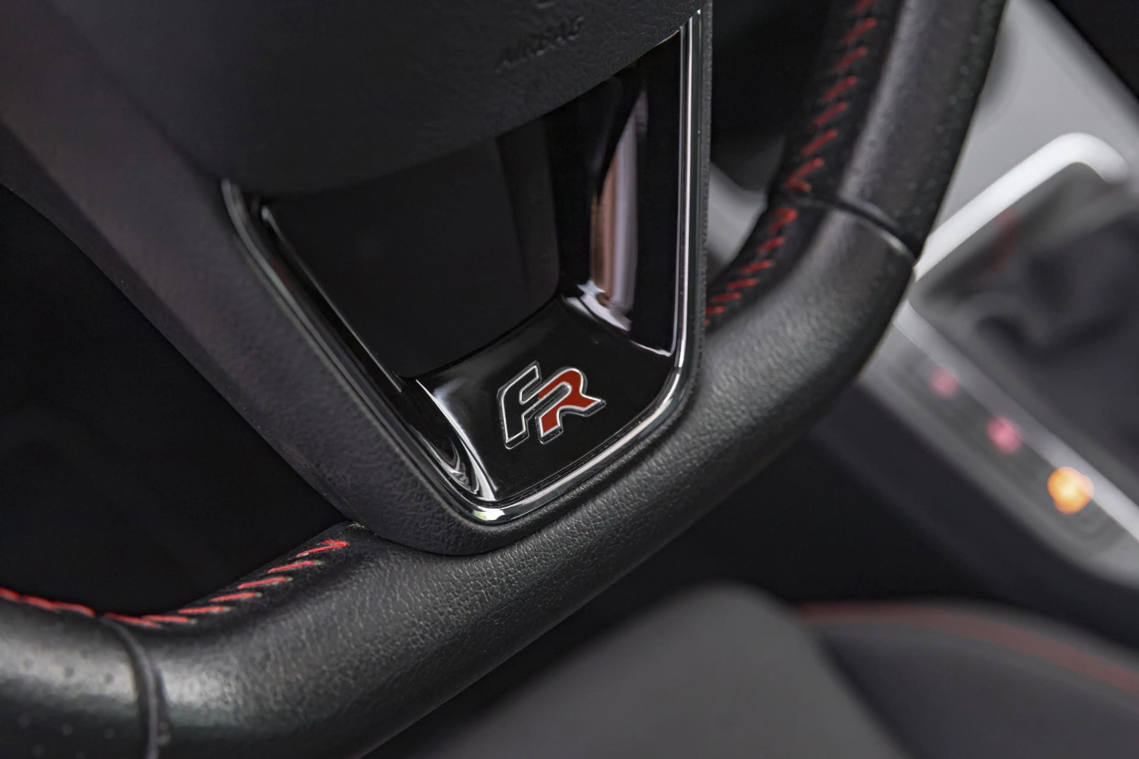 SEAT Ibiza 1.0 TSI FR Business Intense — photo 8
