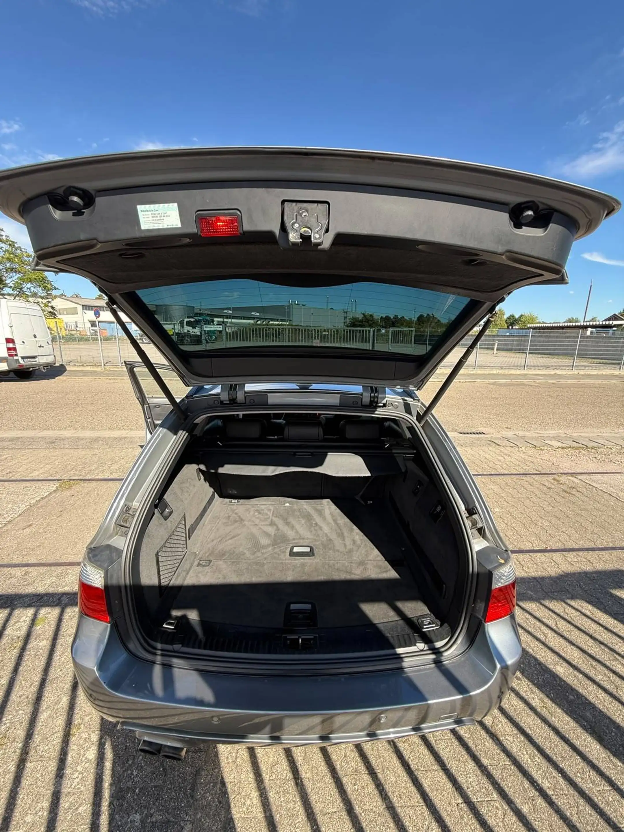 BMW 535 535d Touring — photo 11