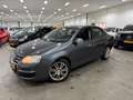 Volkswagen Jetta 1.6 Trendline / RIJDT SCHAKELT GOED / NETTE AUTO Gris - thumbnail 11