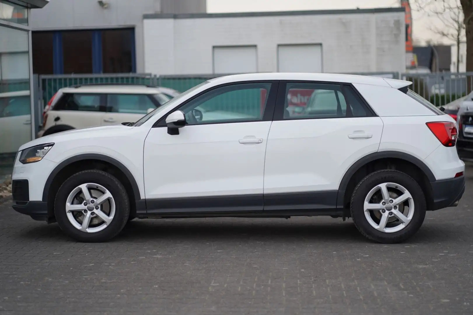 Audi Q2 Automatik Tempomat Klima PDC Allwetter Kamera Weiß - 2