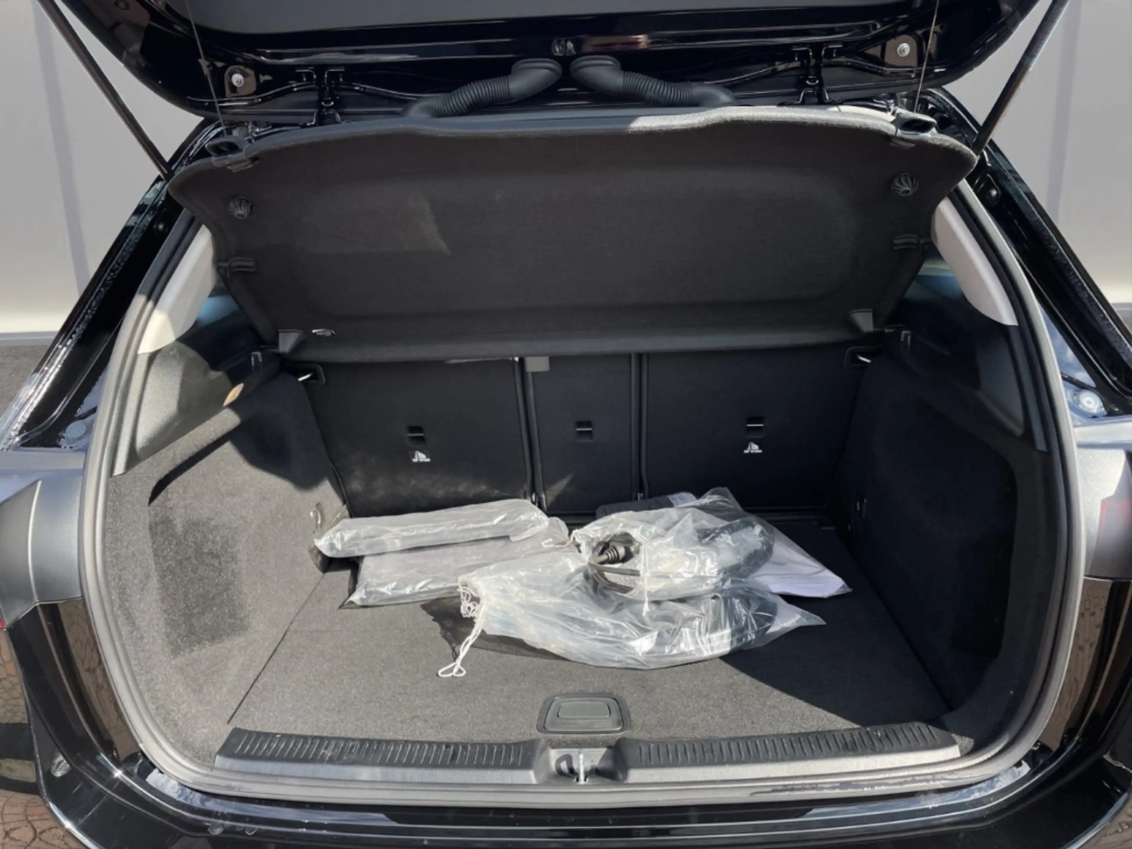 Mercedes-Benz B 250 e Style LED Navi Parkpaket Kamera Tempomat — photo 14