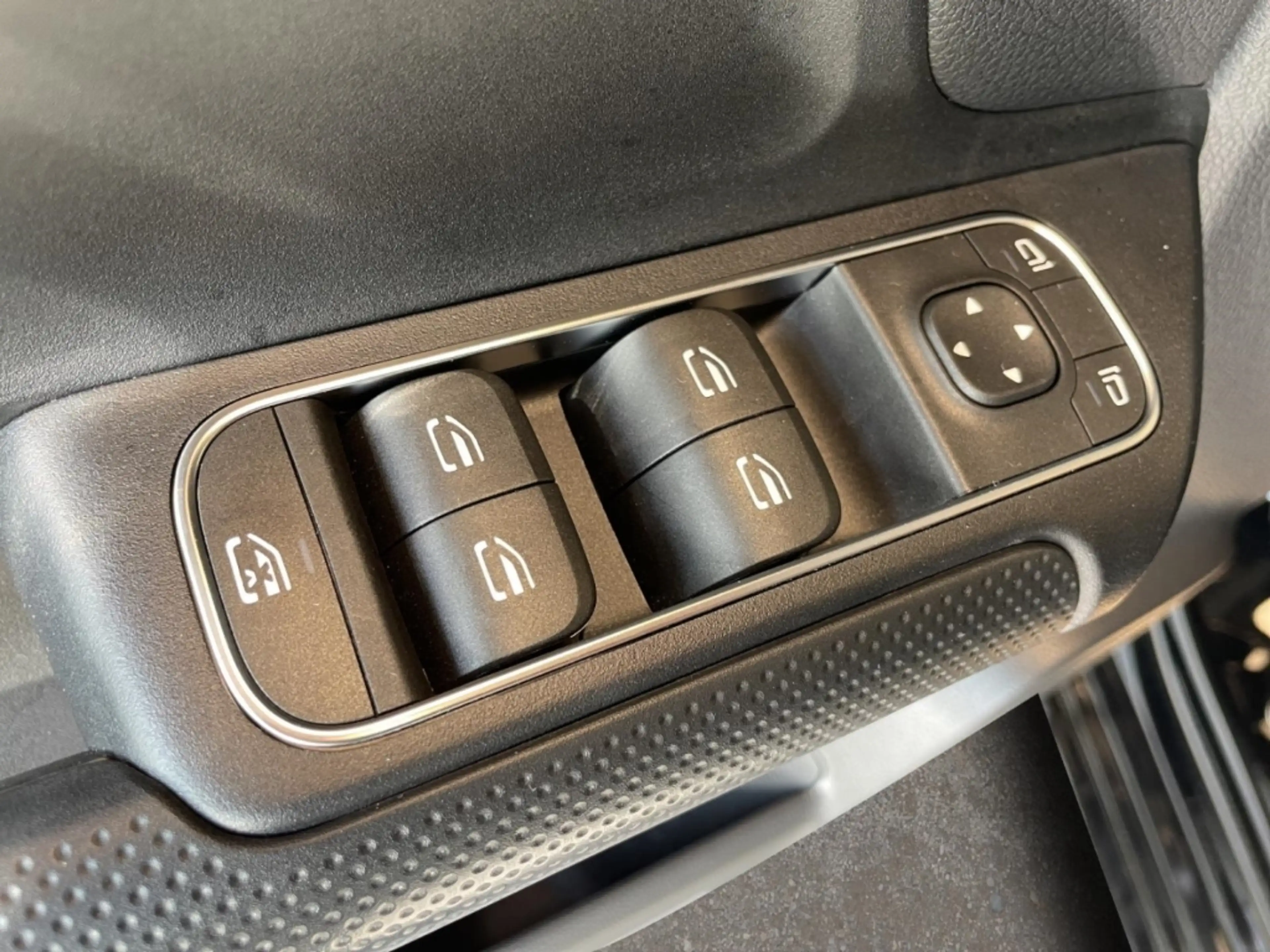 Mercedes-Benz B 250 e Style LED Navi Parkpaket Kamera Tempomat — photo 11