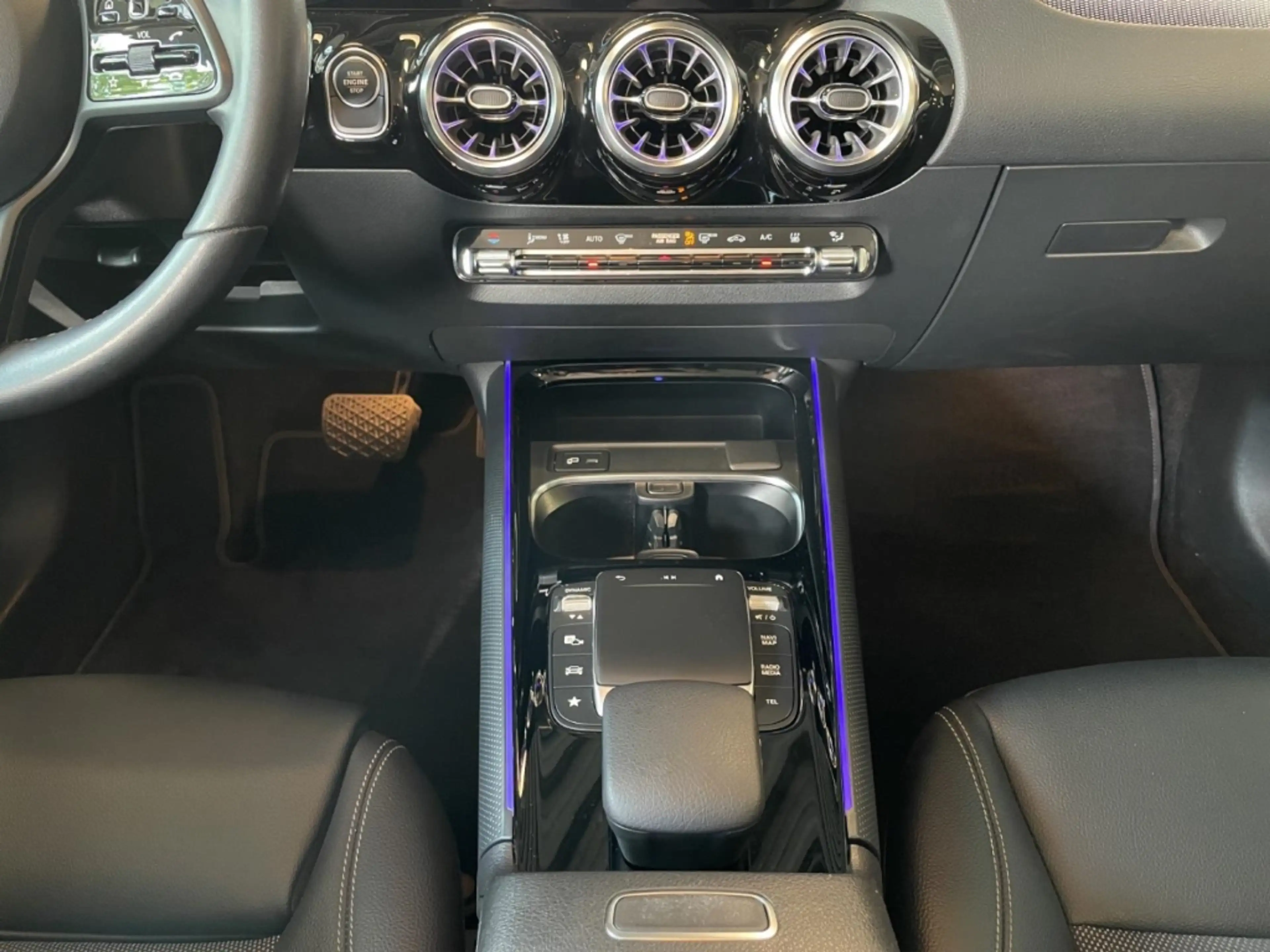 Mercedes-Benz B 250 e Style LED Navi Parkpaket Kamera Tempomat — photo 9