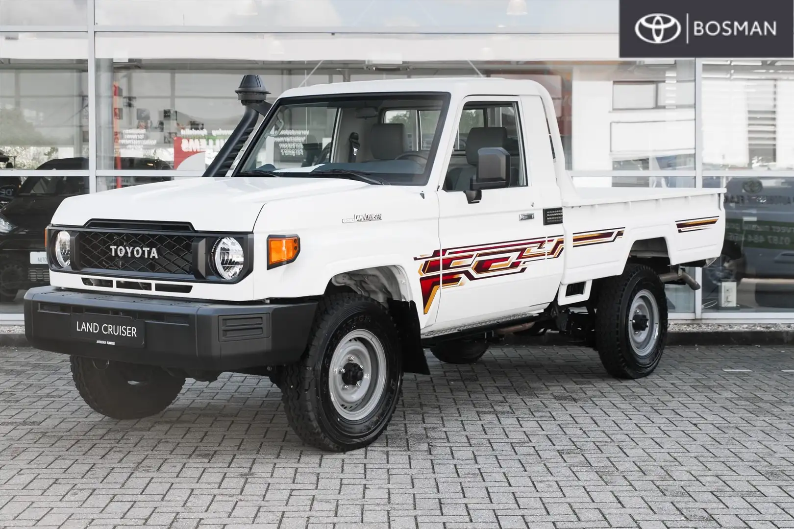 Toyota Land Cruiser 4.0 V6 GRJ79 Single Cab M/T Wit - 1