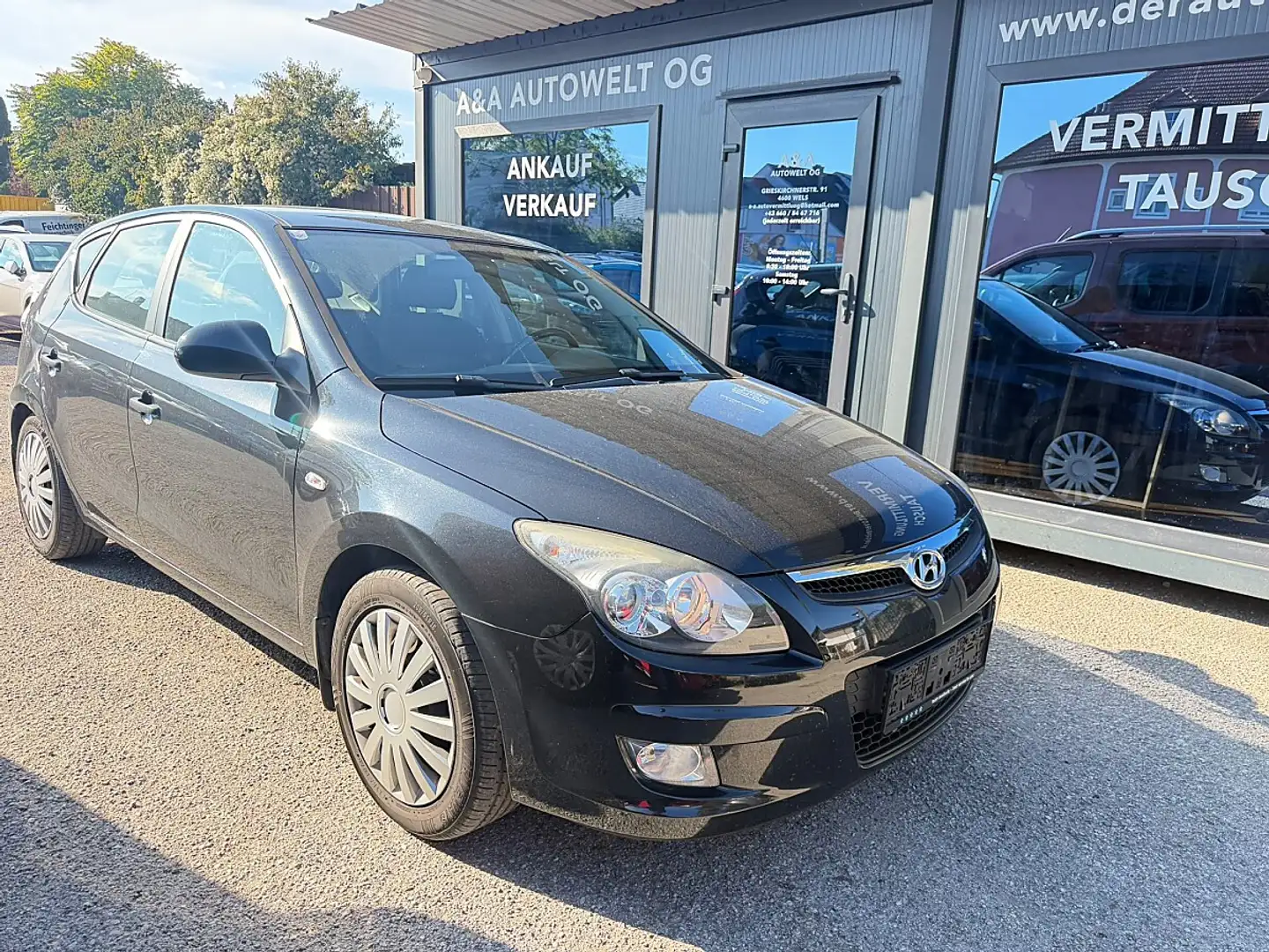Hyundai i30 1,4 CVVT Schwarz - 1