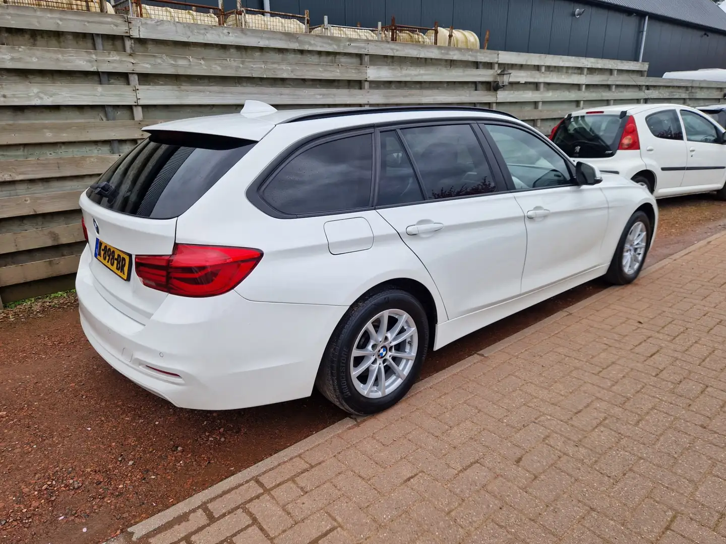 BMW 320 3-serie Touring 320d Executive Automaat Navigatie, Bianco - 2