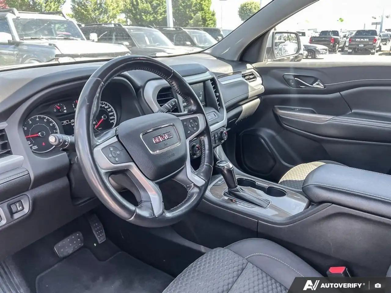 GMC Acadia photo GMC Acadia