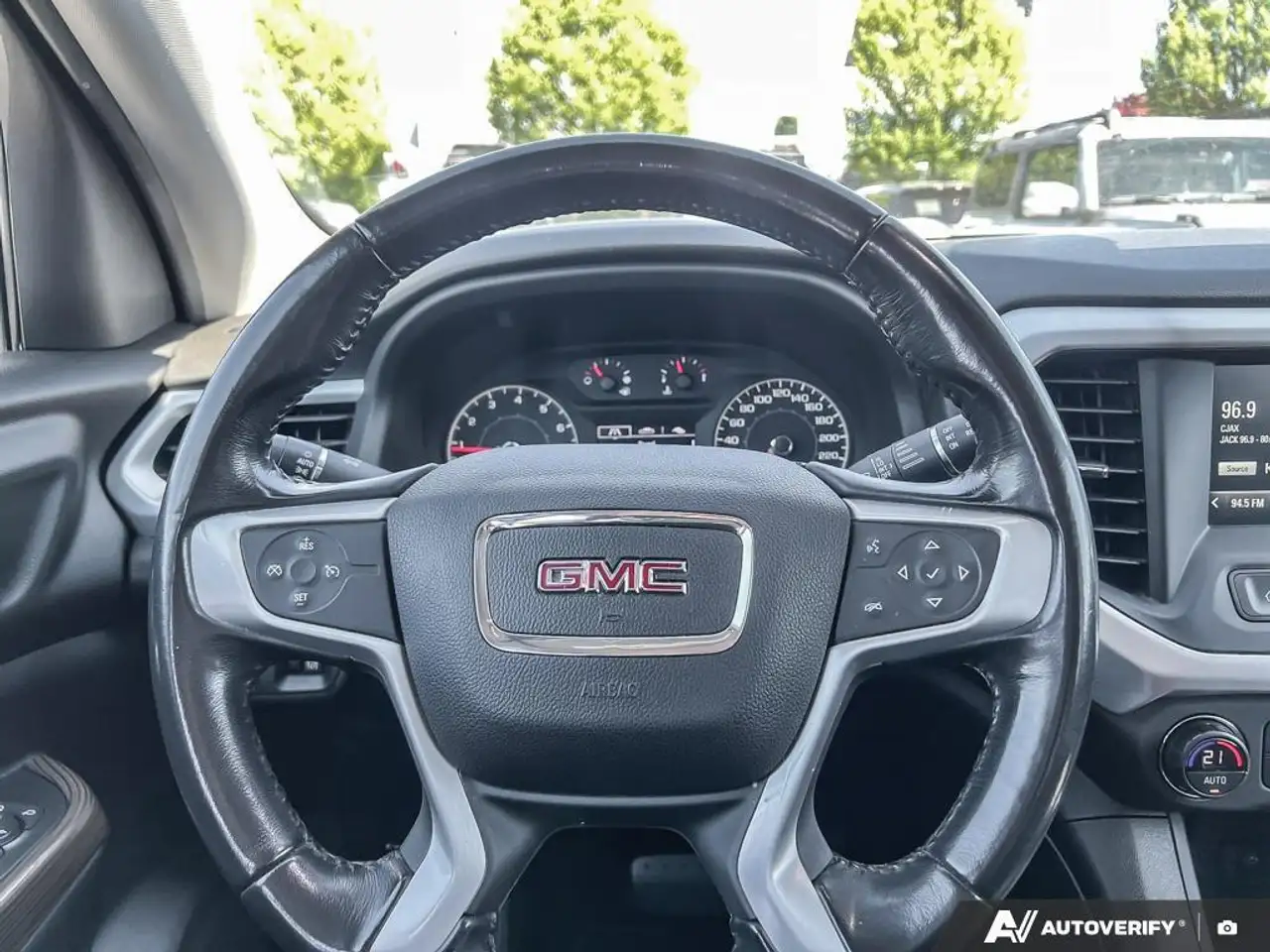 GMC Acadia photo GMC Acadia