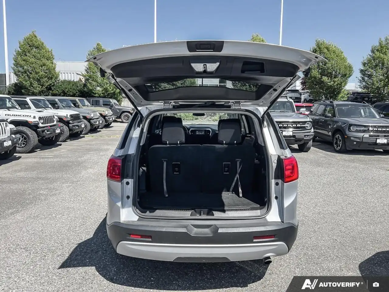 GMC Acadia photo GMC Acadia
