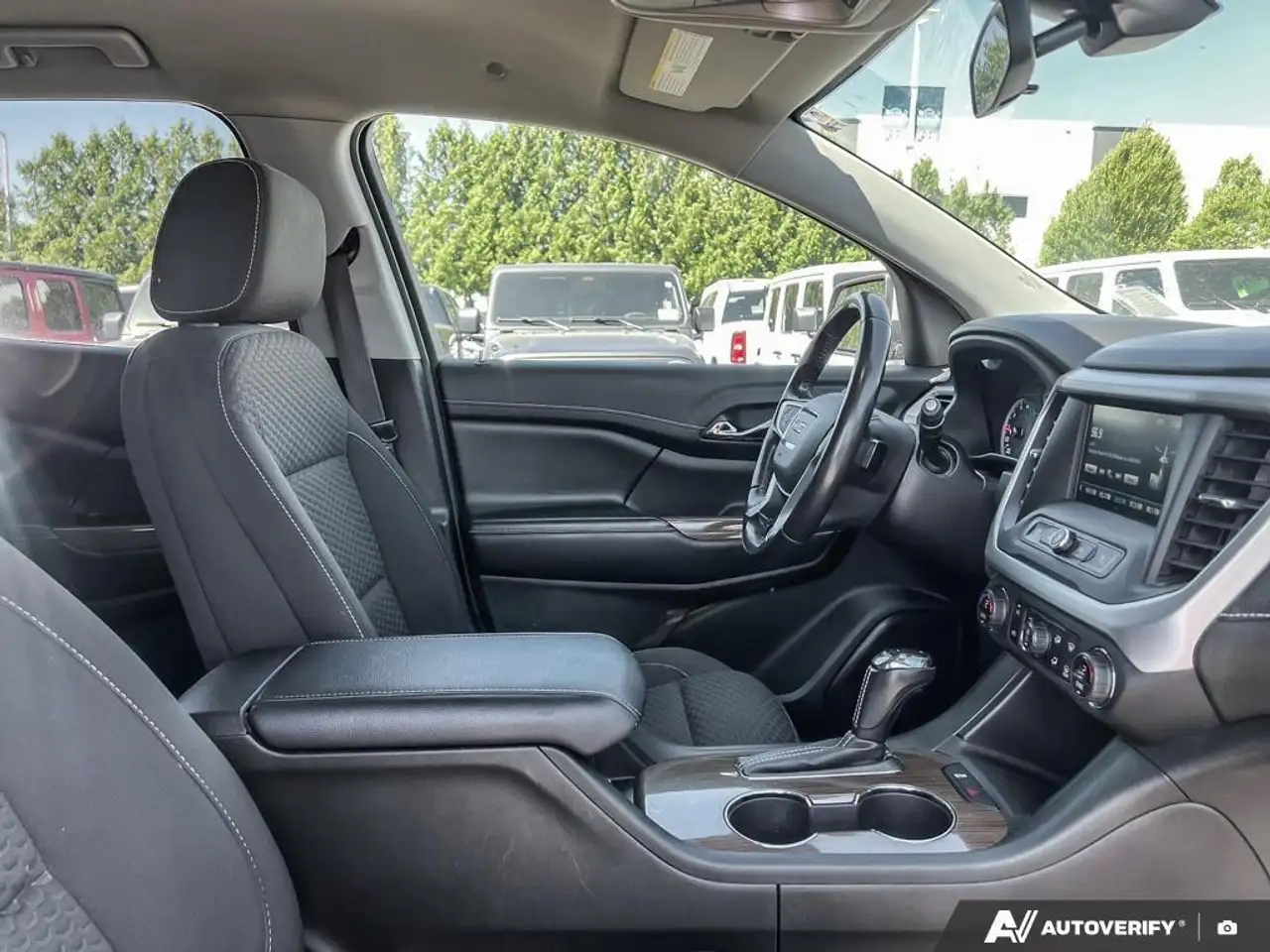 GMC Acadia photo GMC Acadia