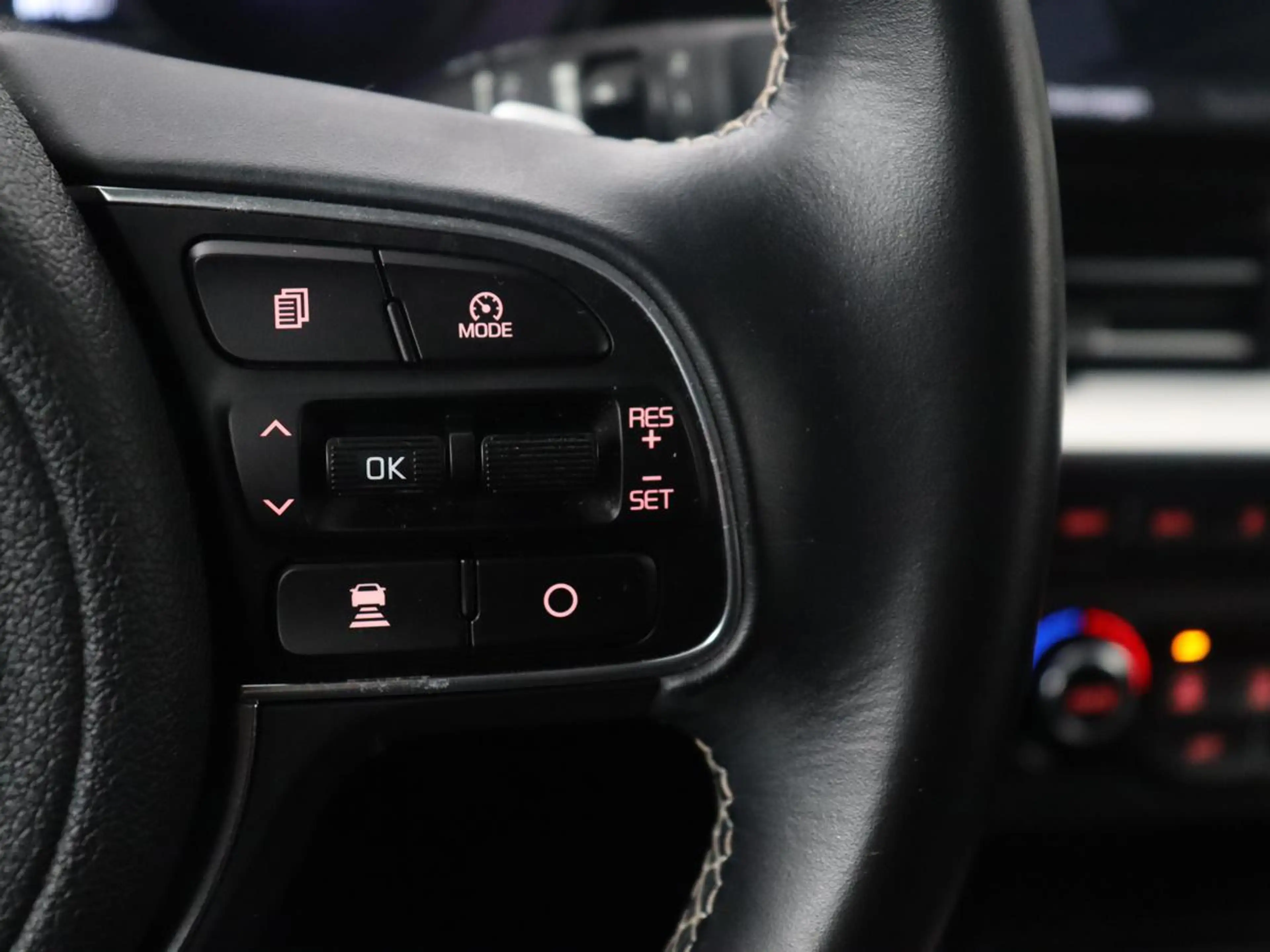 Kia e-Niro ComfortLine 64 kWh | SOH 95.9% | Adaptive cruise | — photo 17