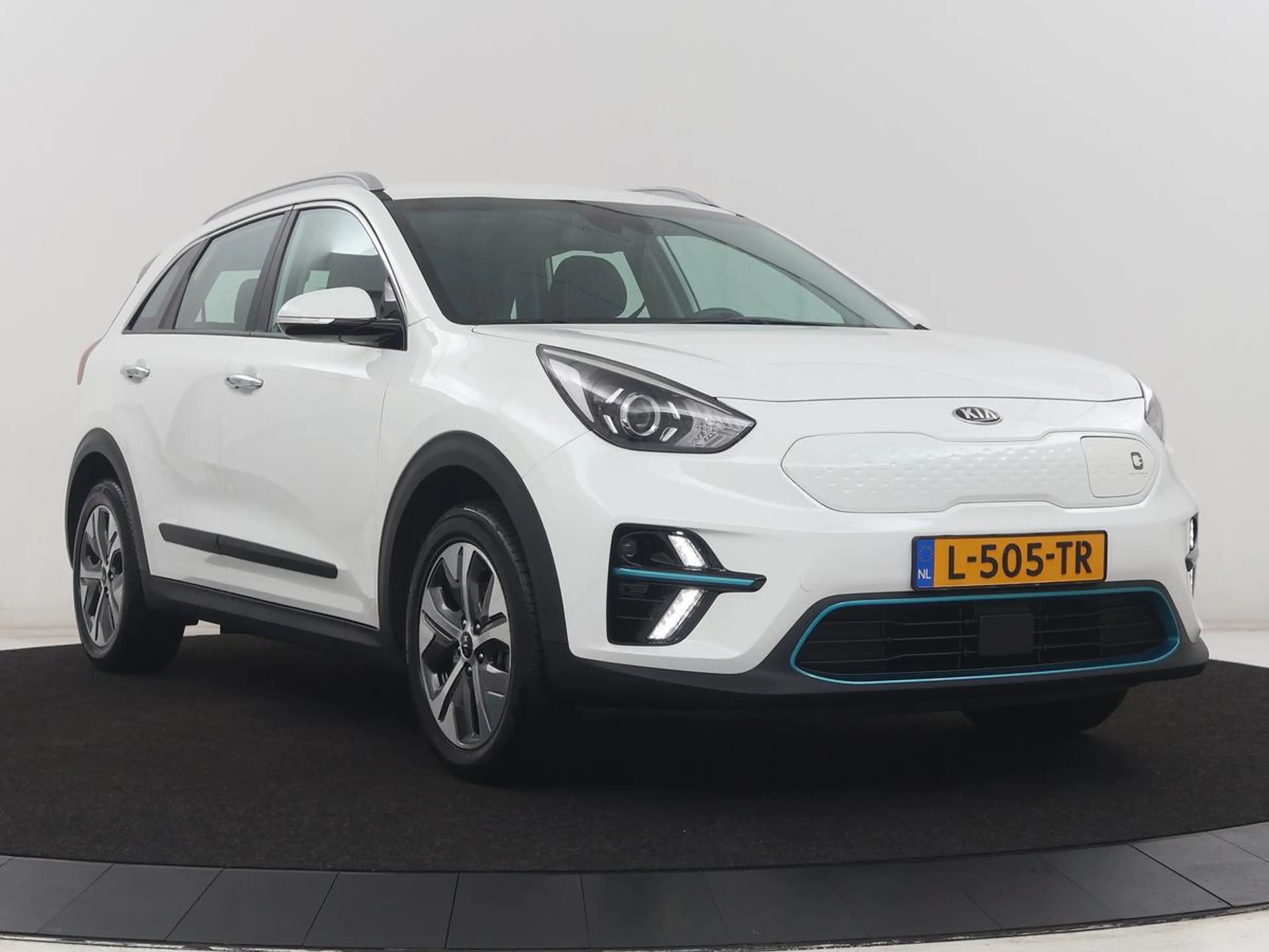 Kia e-Niro ComfortLine 64 kWh | SOH 95.9% | Adaptive cruise | — photo 39