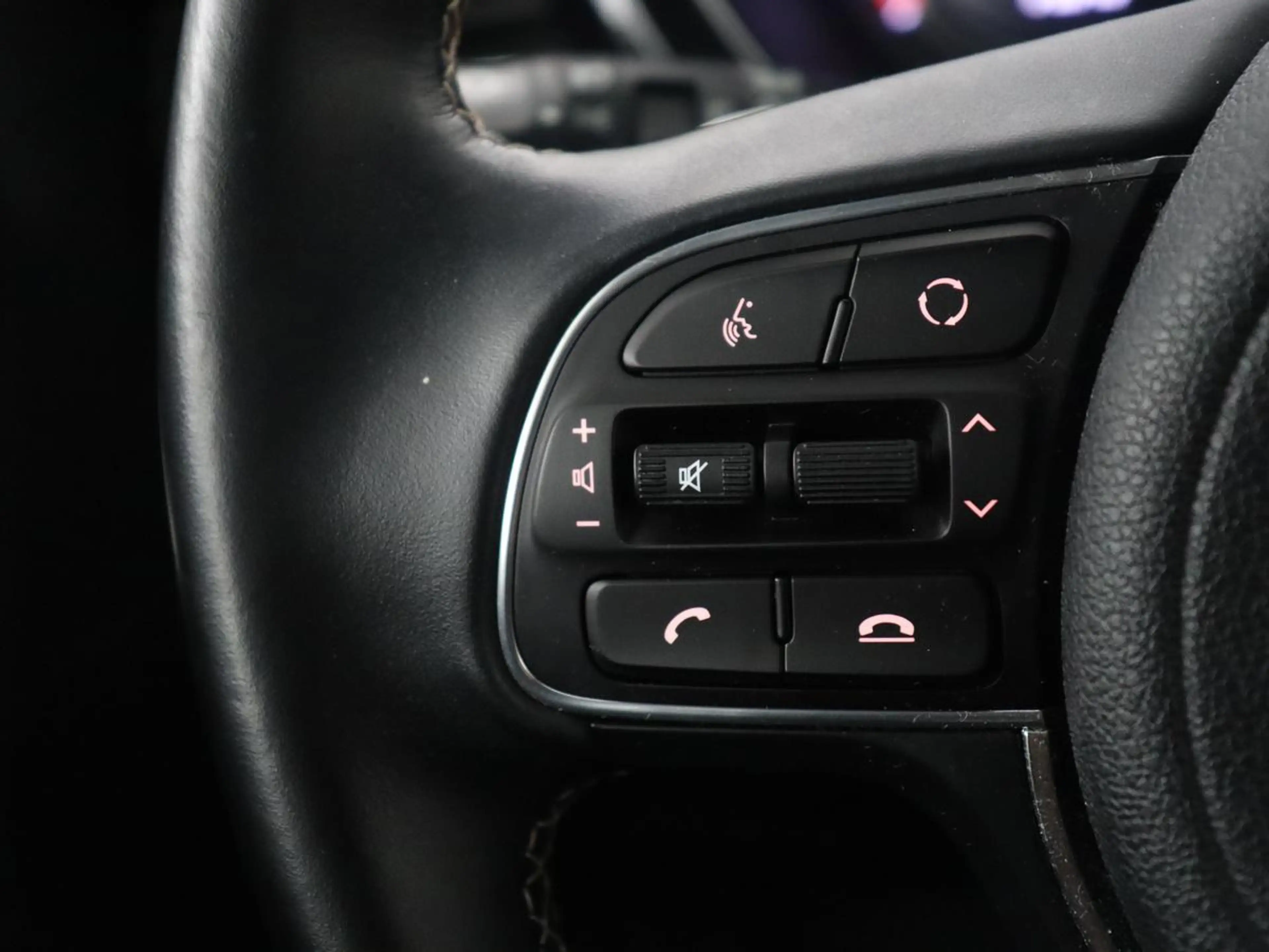 Kia e-Niro ComfortLine 64 kWh | SOH 95.9% | Adaptive cruise | — photo 16