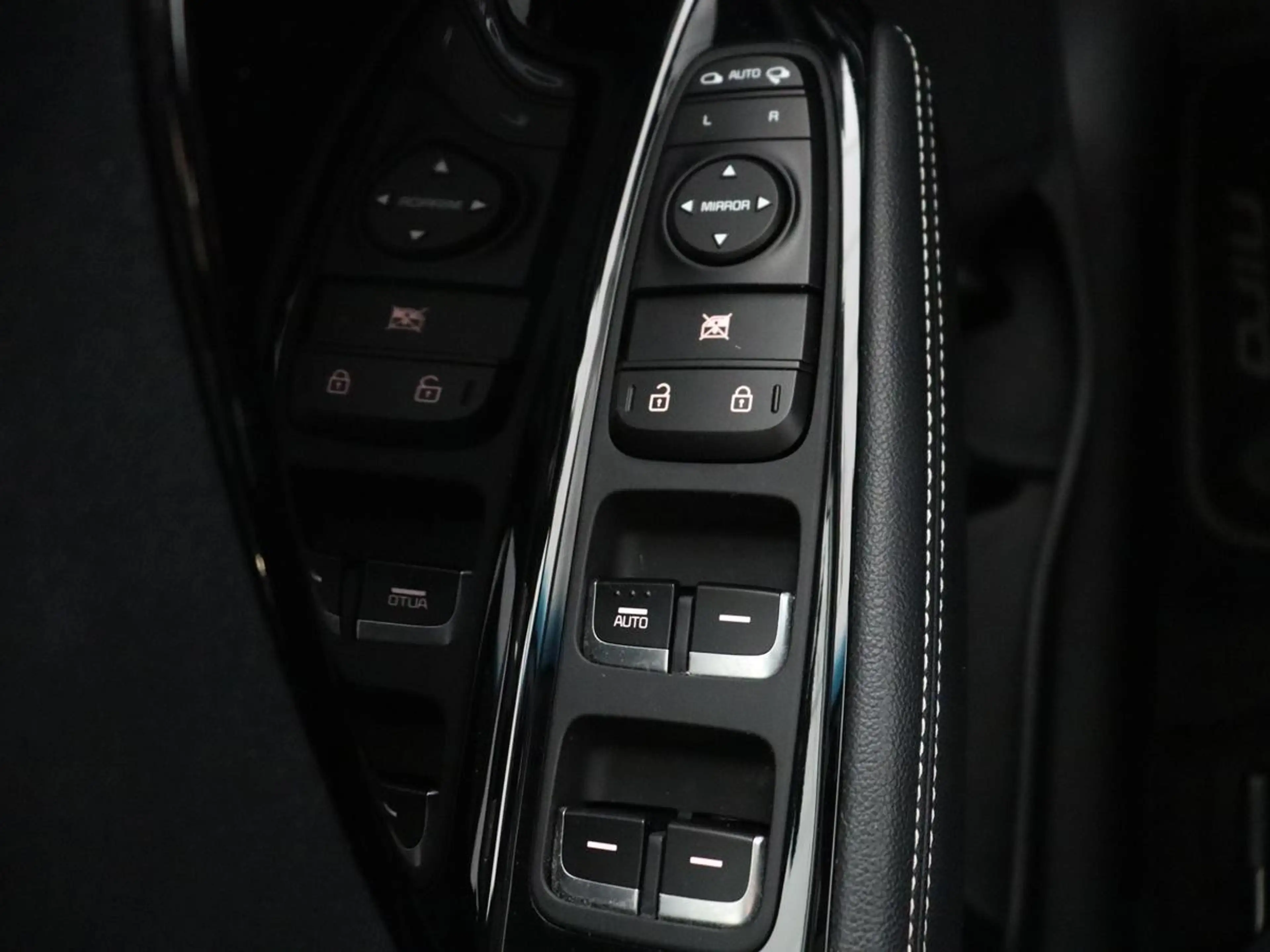 Kia e-Niro ComfortLine 64 kWh | SOH 95.9% | Adaptive cruise | — photo 36