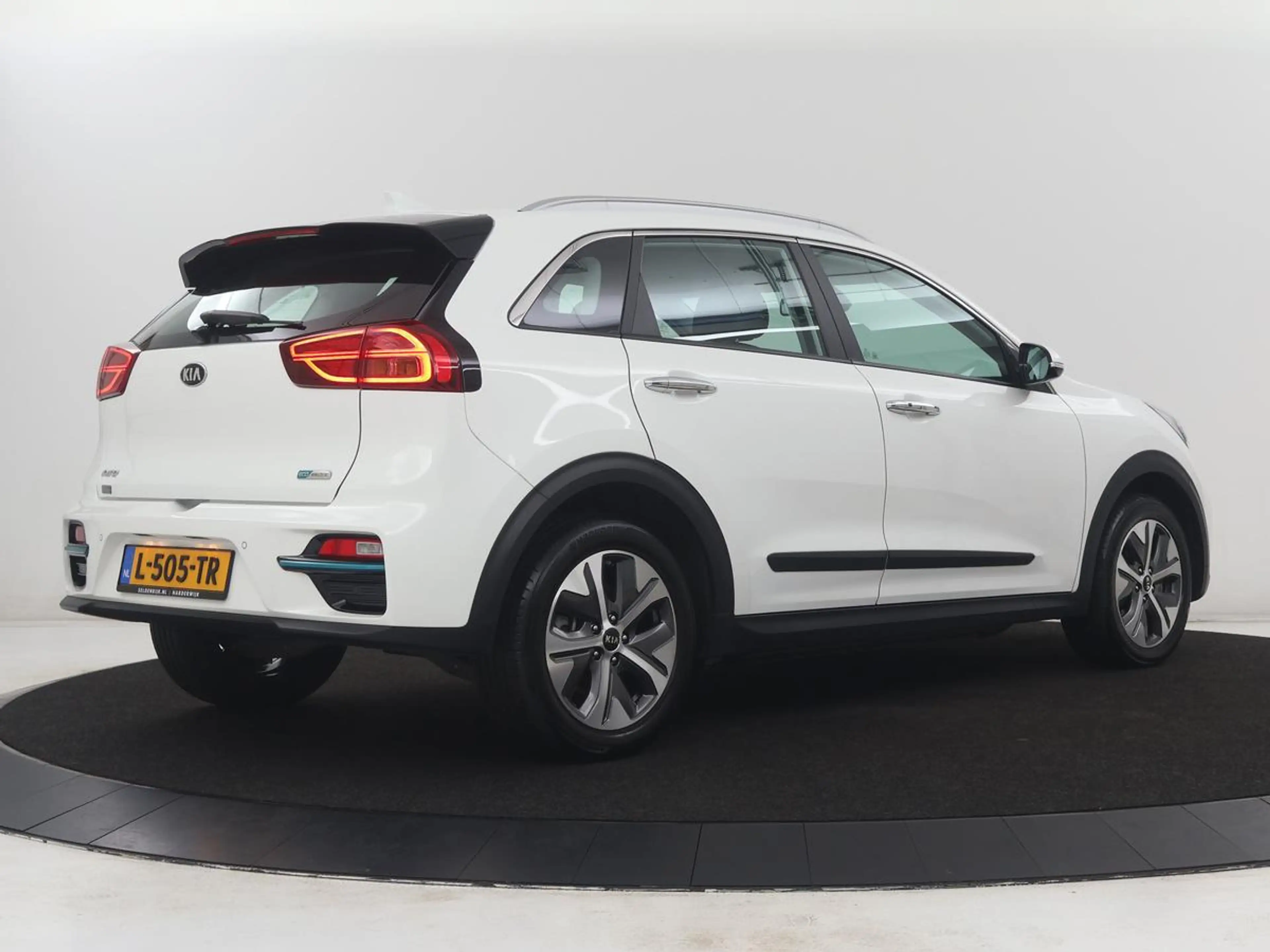 Kia e-Niro ComfortLine 64 kWh | SOH 95.9% | Adaptive cruise | — photo 38