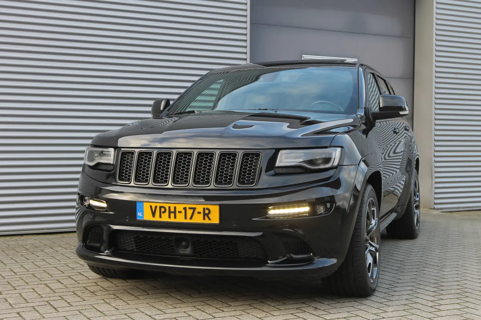Jeep Grand Cherokee 6.4 V8 SRT8 I AUT. I 468 PK I GRIJS KENTEKEN Nero - 2