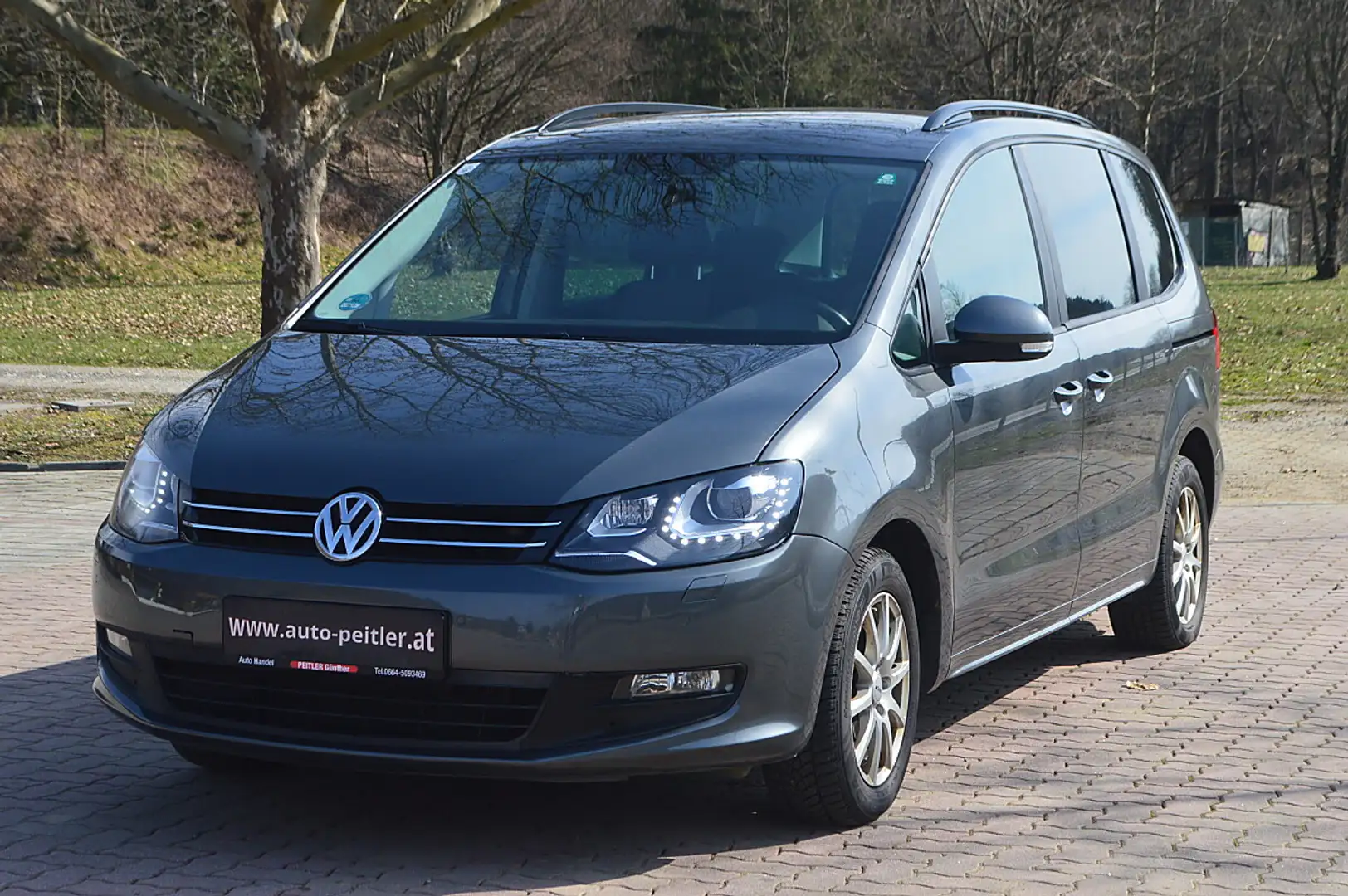 Volkswagen Sharan BMT 2,0 TDI DPF+Xenon+SHZ+PDC+ Grau - 2