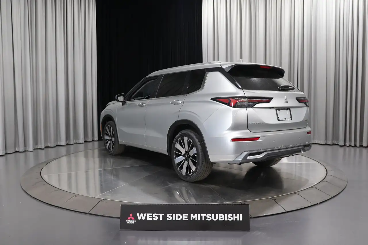 Mitsubishi Outlander снимка Mitsubishi Outlander