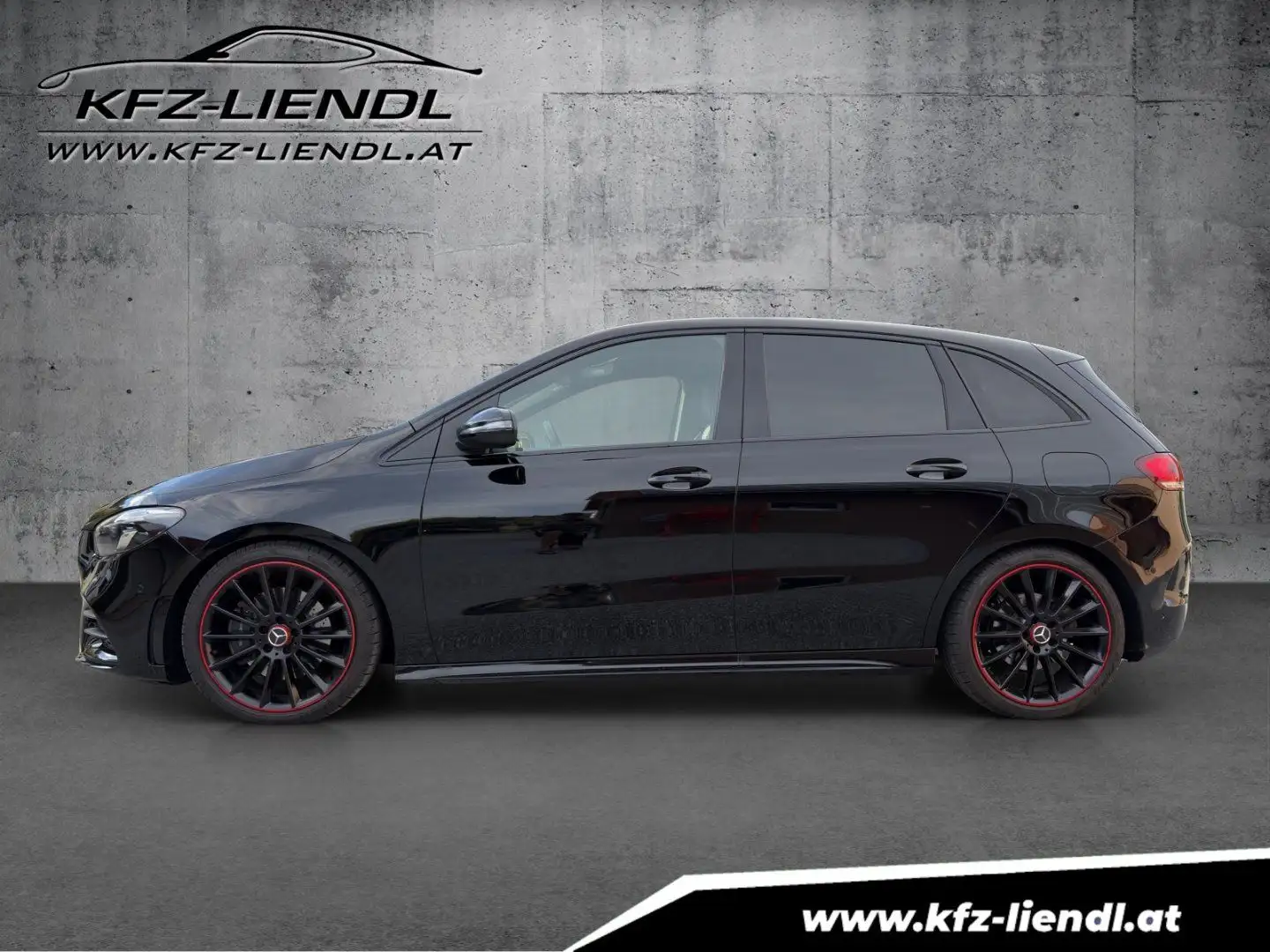 Mercedes-Benz B 220 d AMG Line 4Matic Schwarz - 2