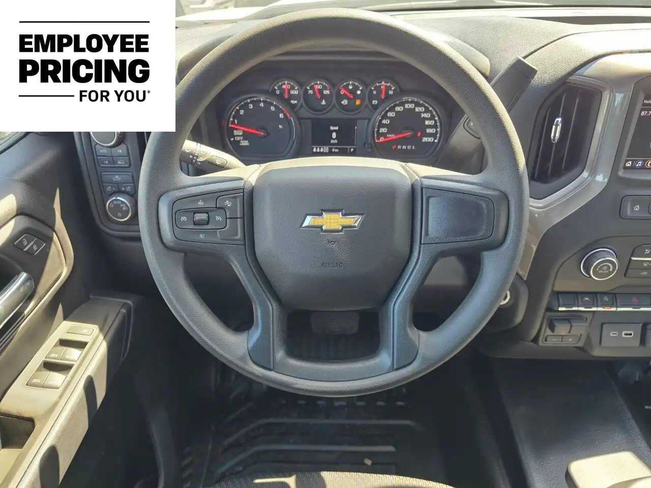 Chevrolet Silverado 1500 снимка Chevrolet Silverado 1500